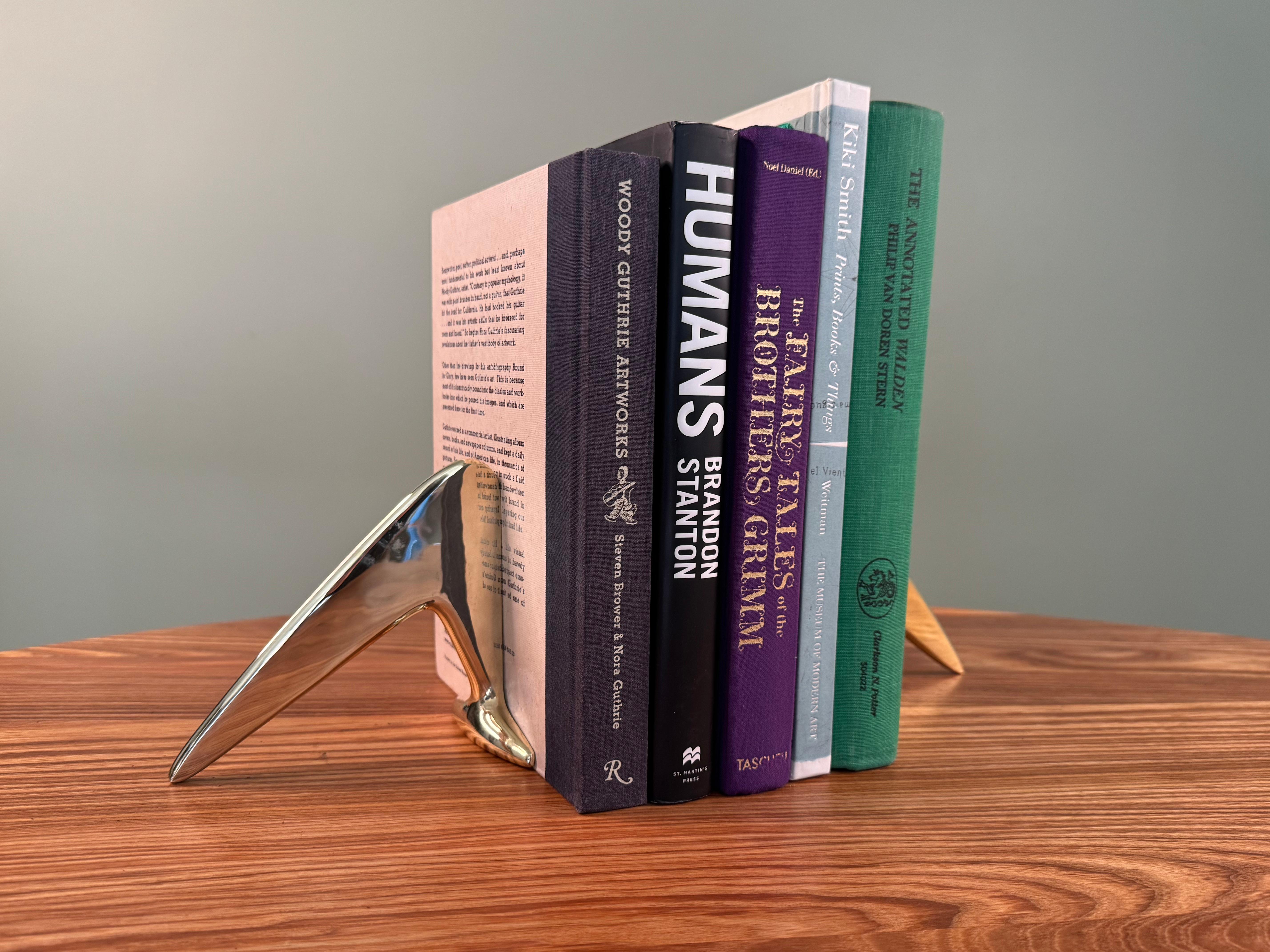 Autrichien Carl Auböck Modèle #4630 Grand serre-livres en laiton en vente