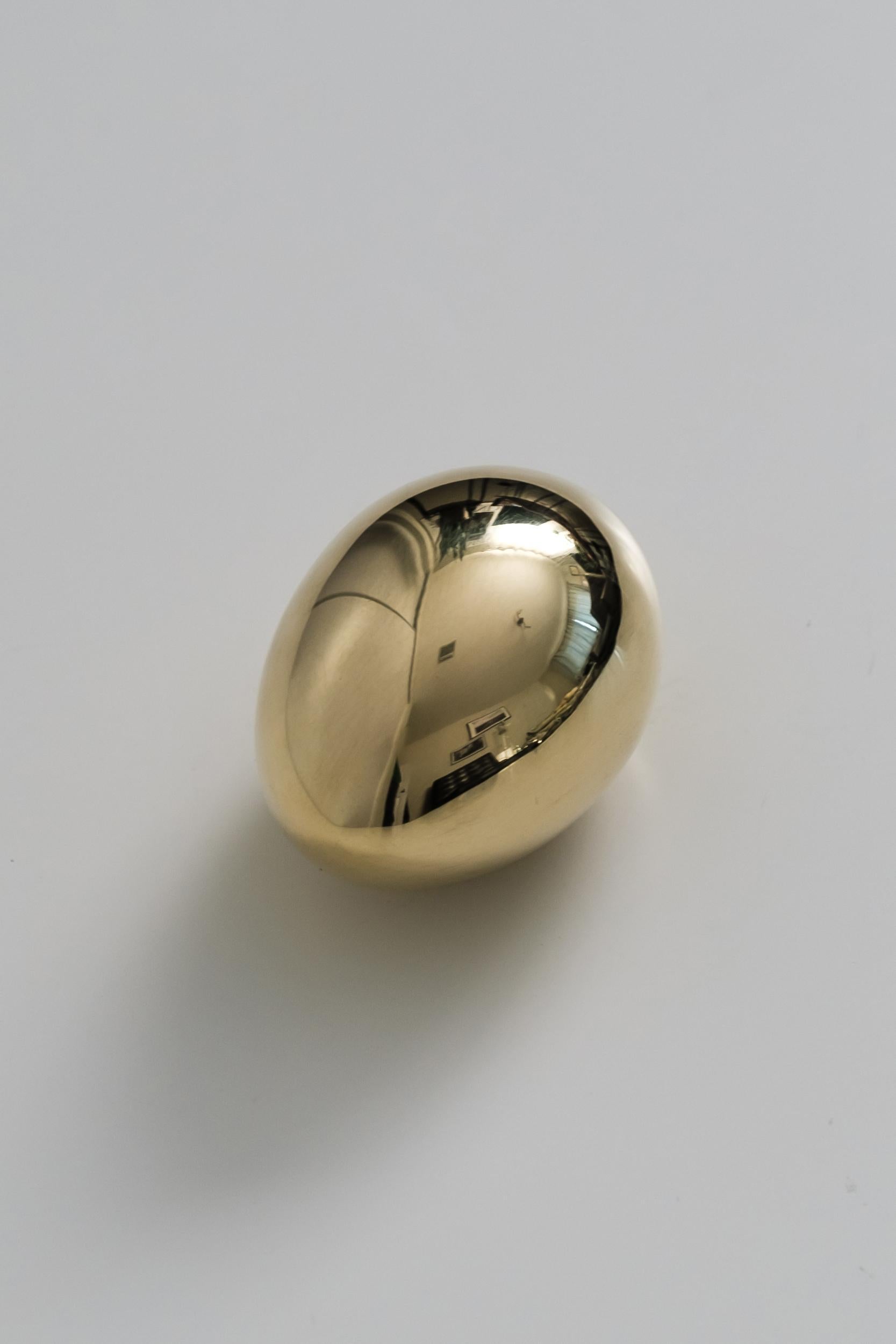 Mid-Century Modern Carl Auböck Model #4867 'Egg' Polished Brass Paperweight For Sale