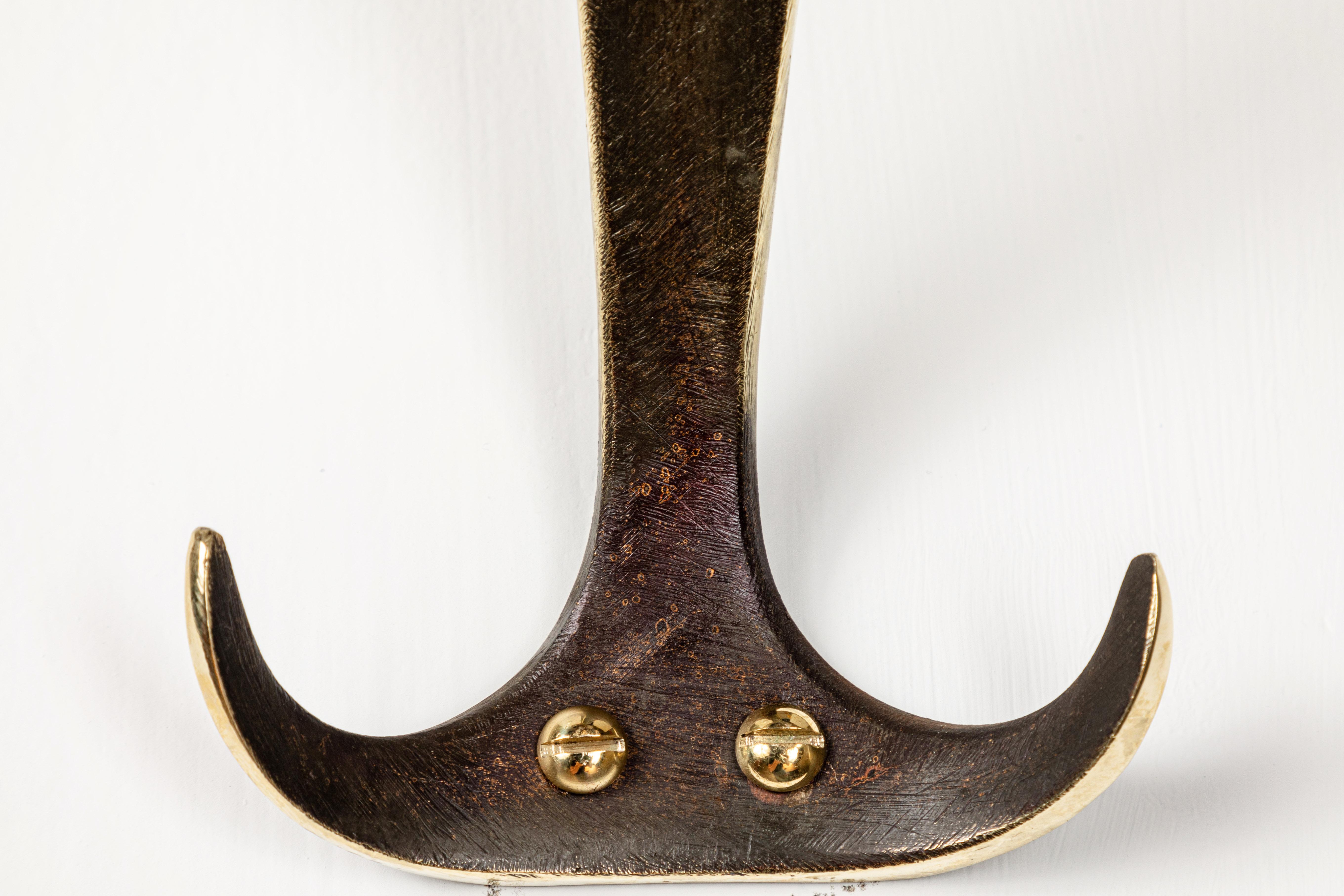 Carl Auböck Model #4982 Patinated Brass Hook In New Condition For Sale In Glendale, CA