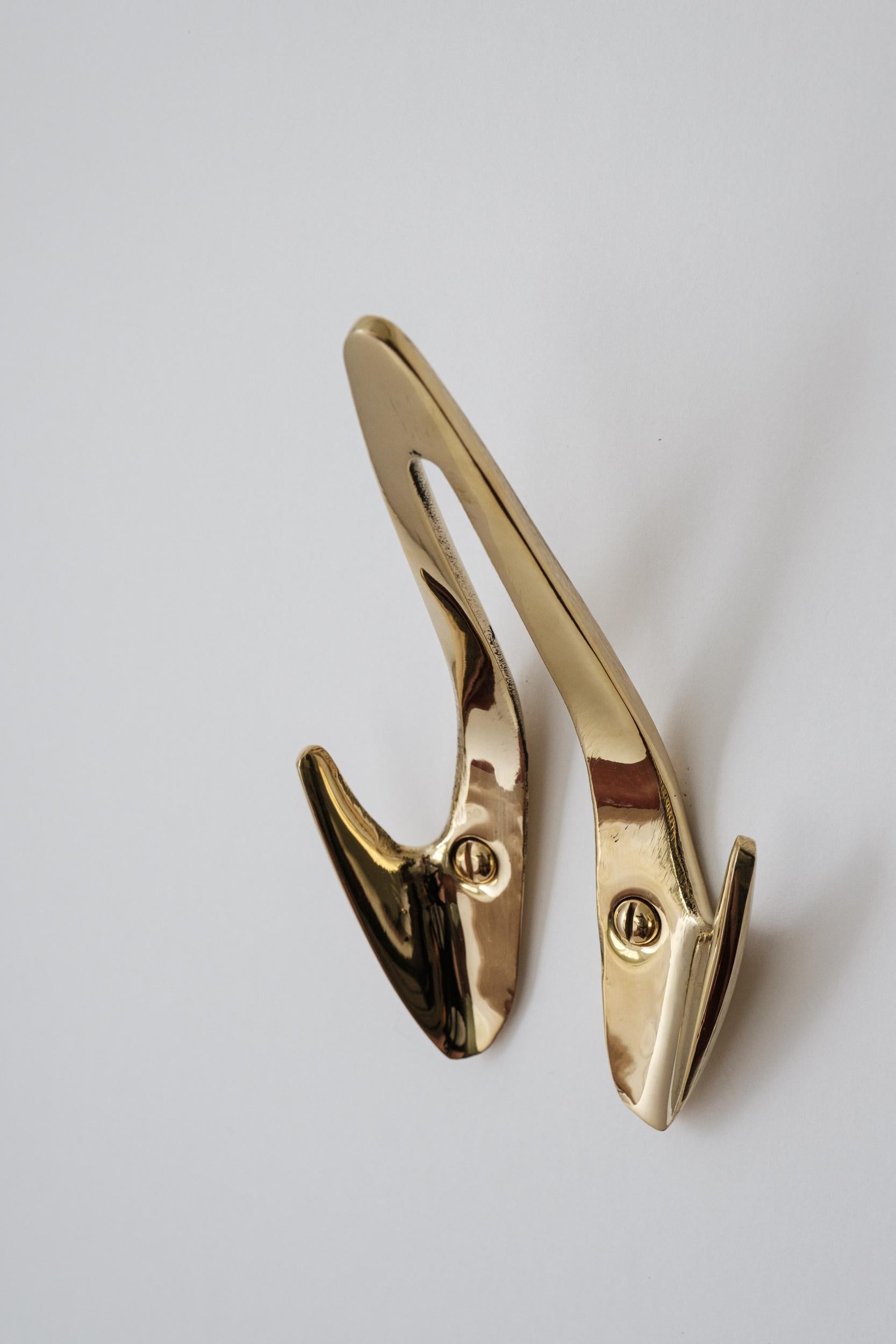 Carl Auböck Modello #4994 Gancio in ottone lucidato in vendita 5