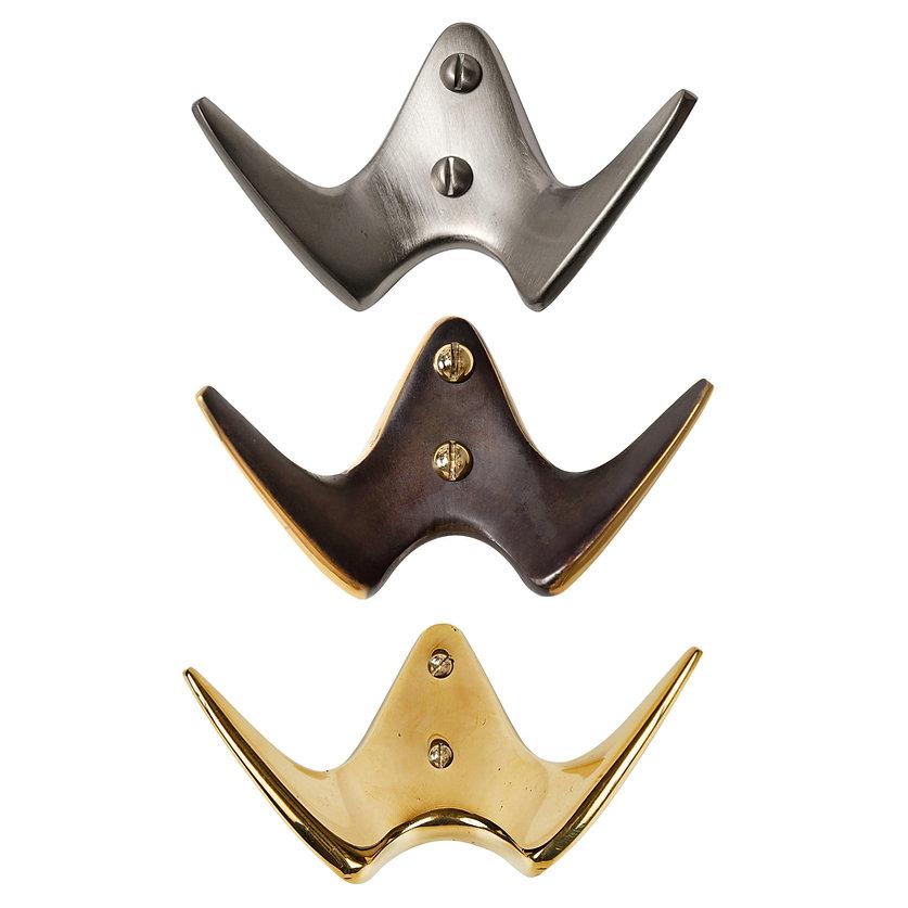 Lucidato Carl Auböck Modello #4995 Gancio a parete in ottone lucido in vendita