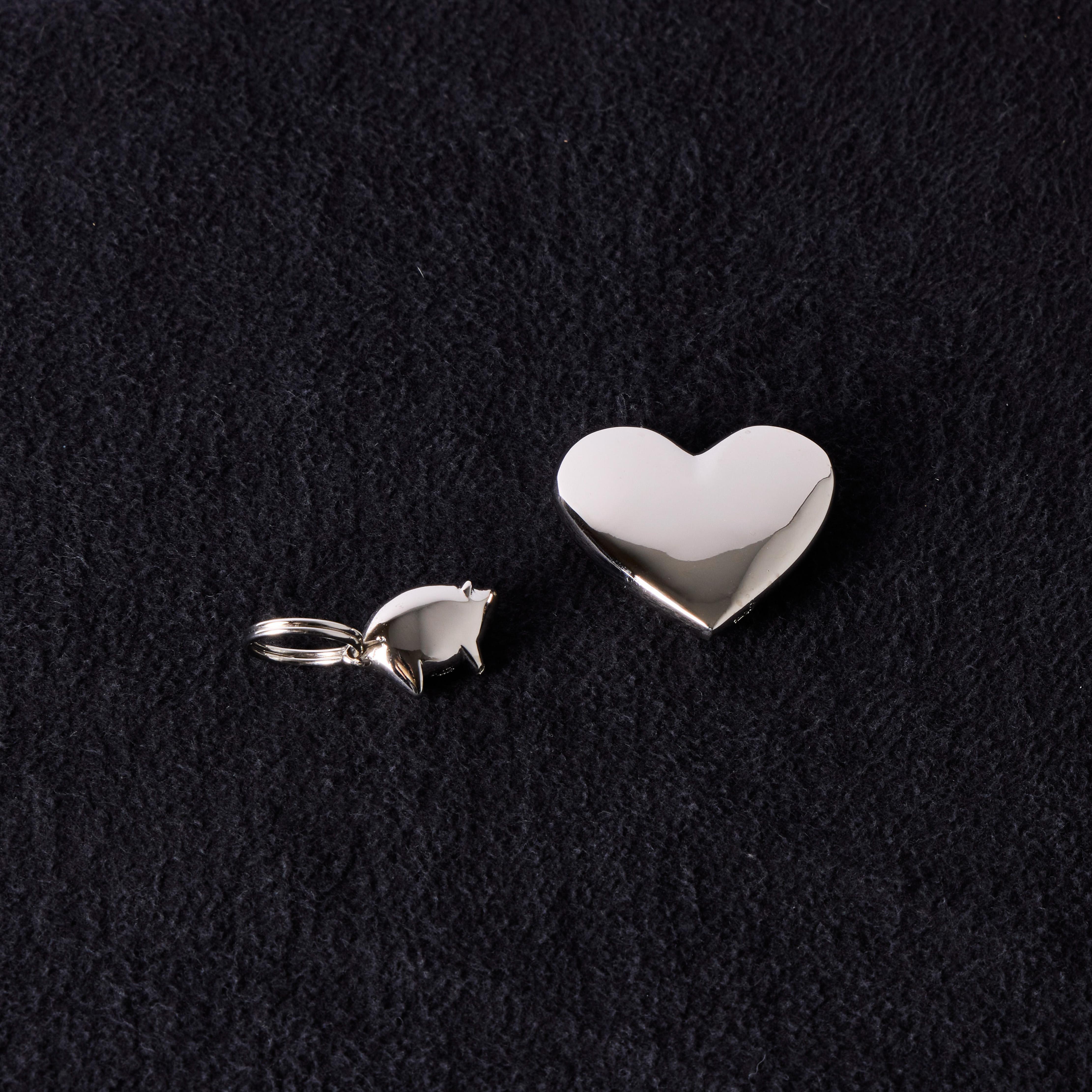 Carl Auböck Modello #5371 'Cuore' Fermacarte in nichel lucido in vendita 5