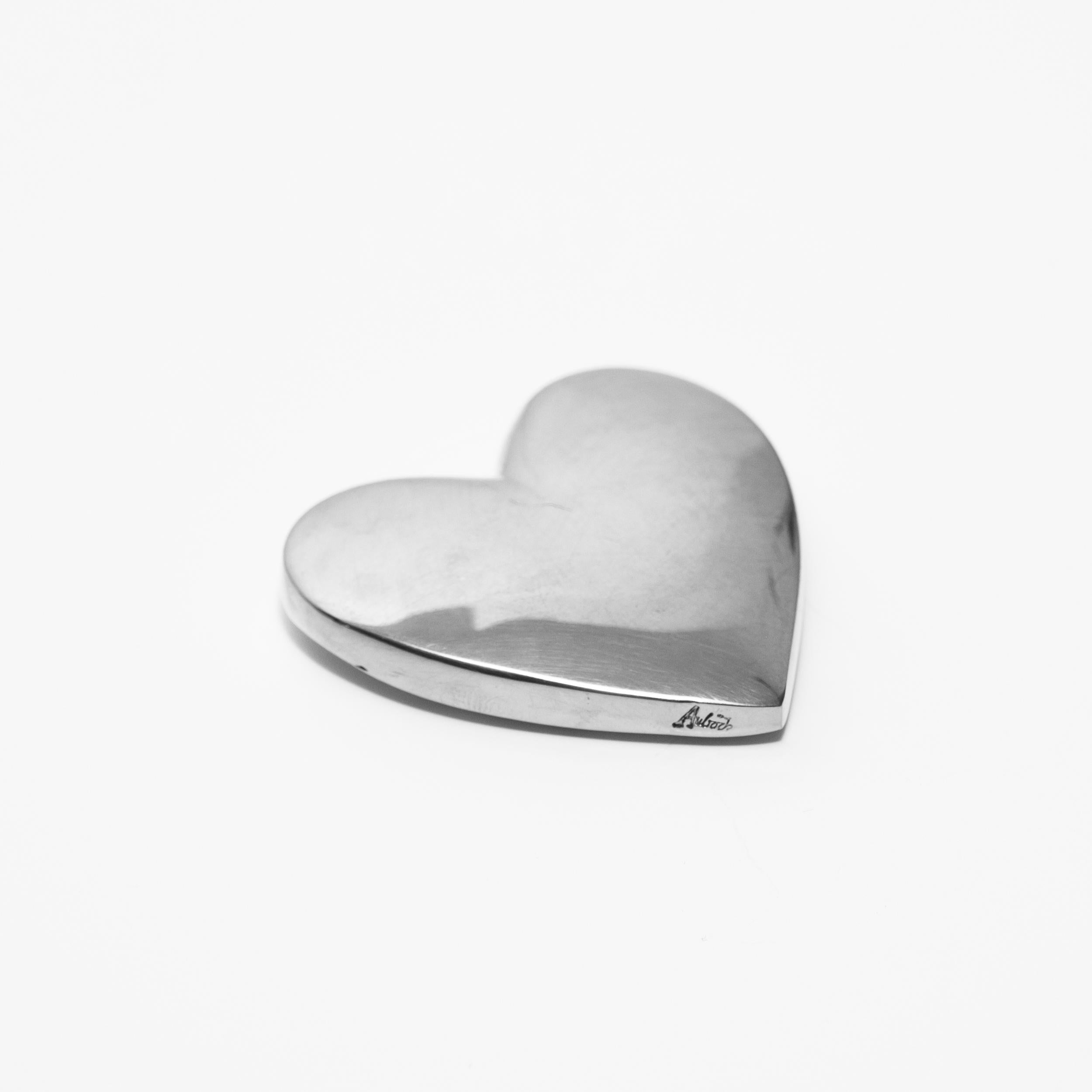 Lucidato Carl Auböck Modello #5371 'Cuore' Fermacarte in nichel lucido in vendita