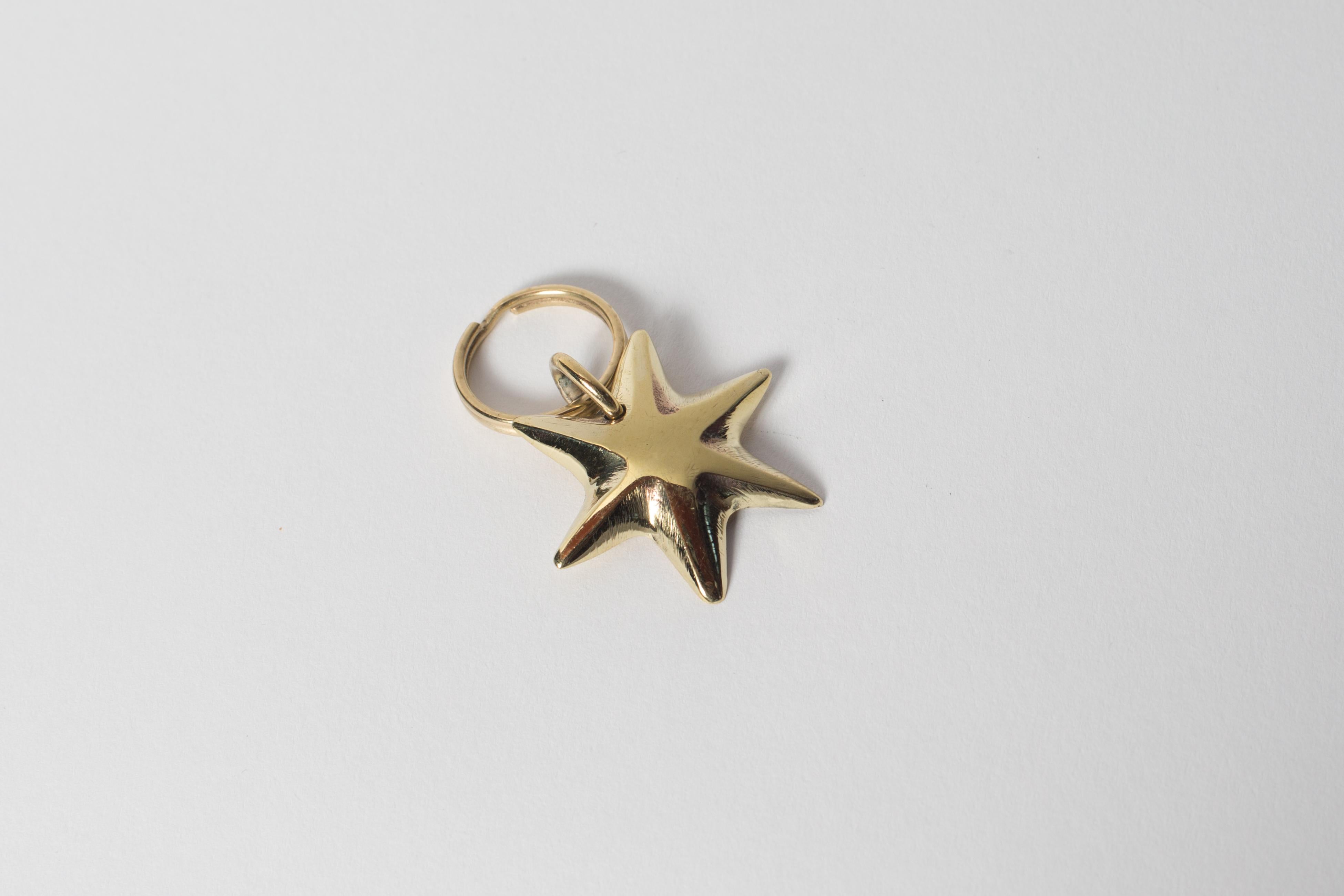 Polished Carl Auböck Model #5615 'Star' Solid Brass Keyring with Signature For Sale