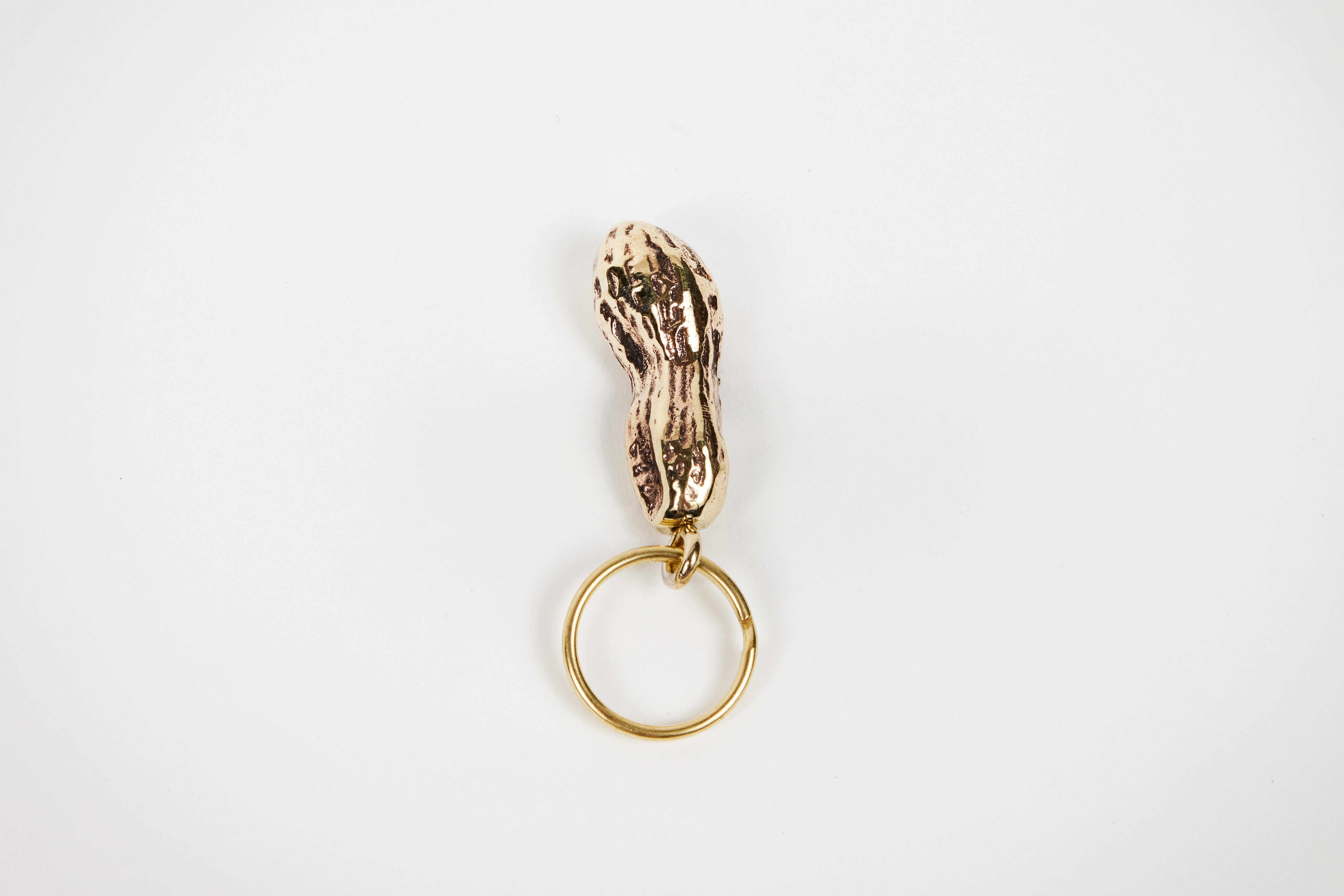 Carl Auböck Model #5617 'Peanut' Brass Figurine Keyring In New Condition For Sale In Glendale, CA