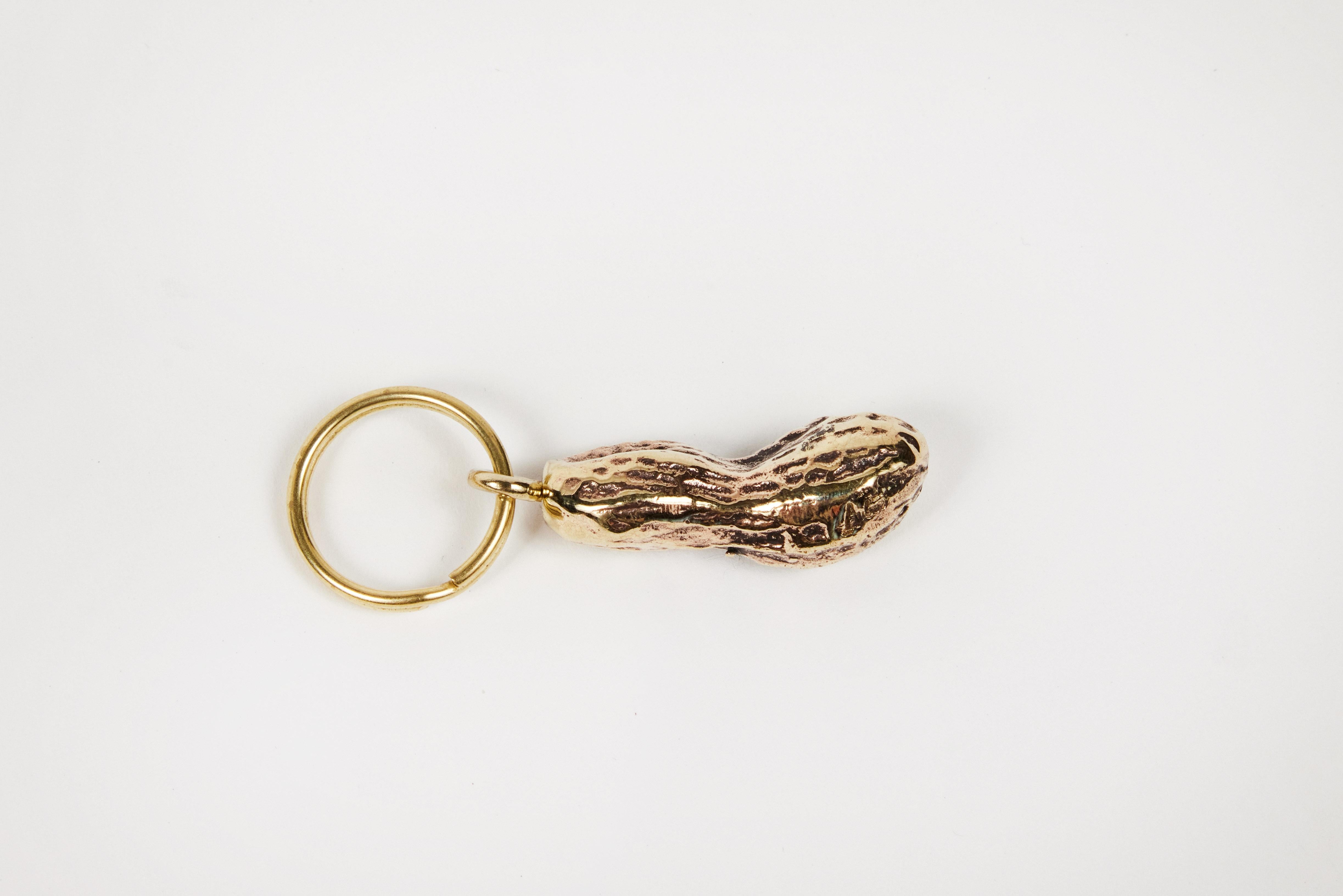 Carl Auböck Modèle #5617 Figurine en laiton 'Peanut' Porte-clés en vente 1