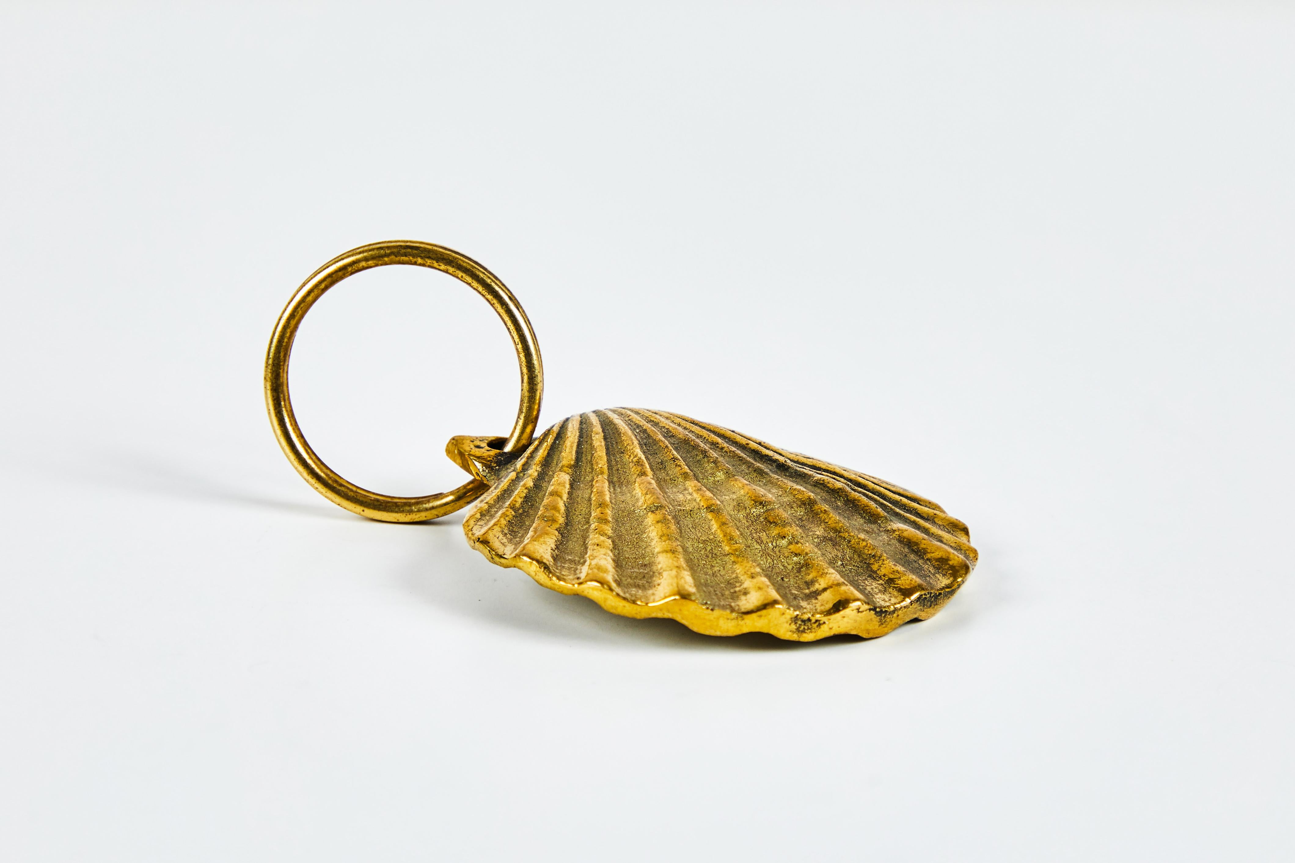 Mid-Century Modern Carl Auböck Model #5663 'Shell' Brass Figurine Keyring For Sale