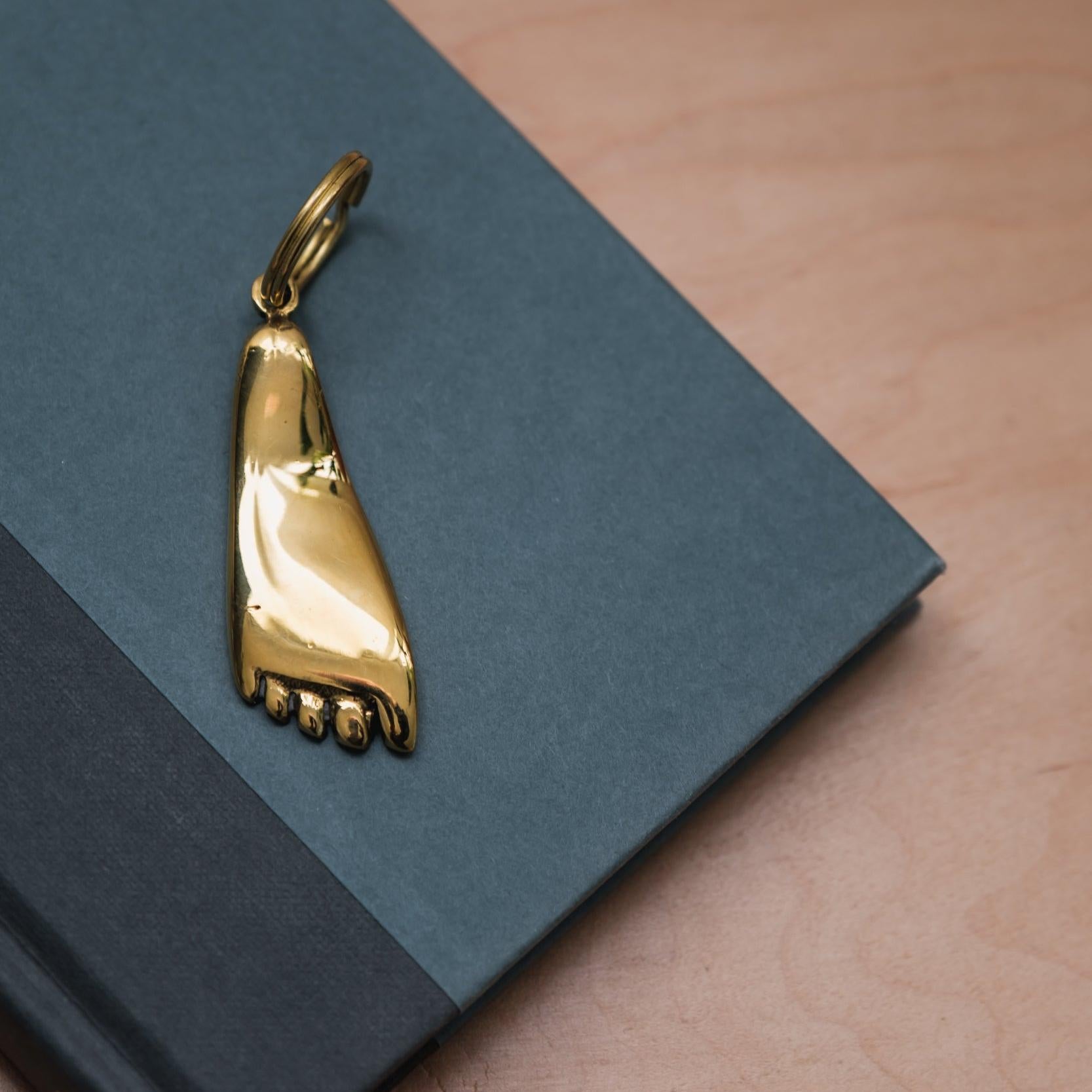 Mid-Century Modern Carl Auböck Modèle #5735 Figurine de pied en laiton Porte-clés en vente