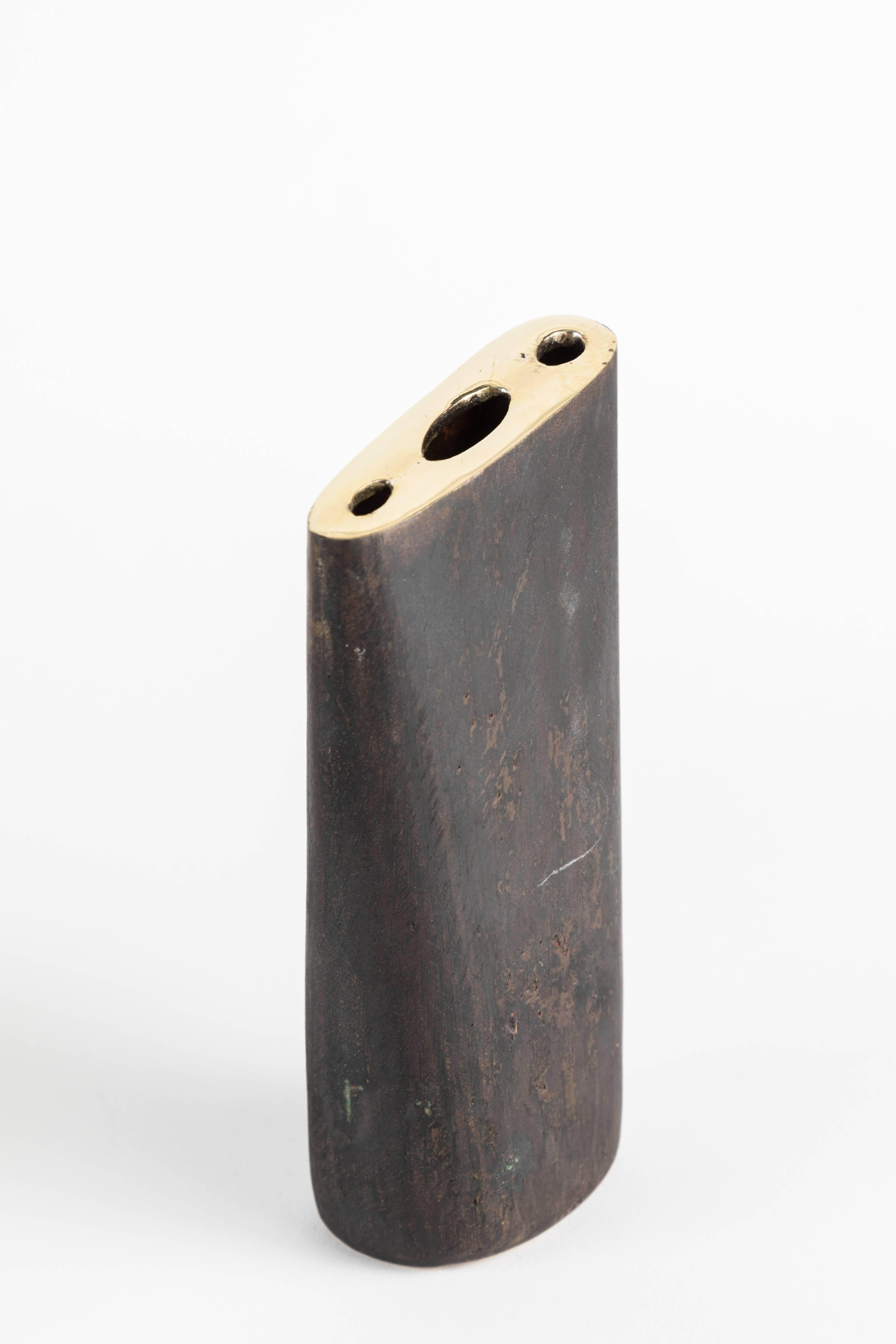 Vaso in ottone Carl Auböck modello #7231 in vendita 4