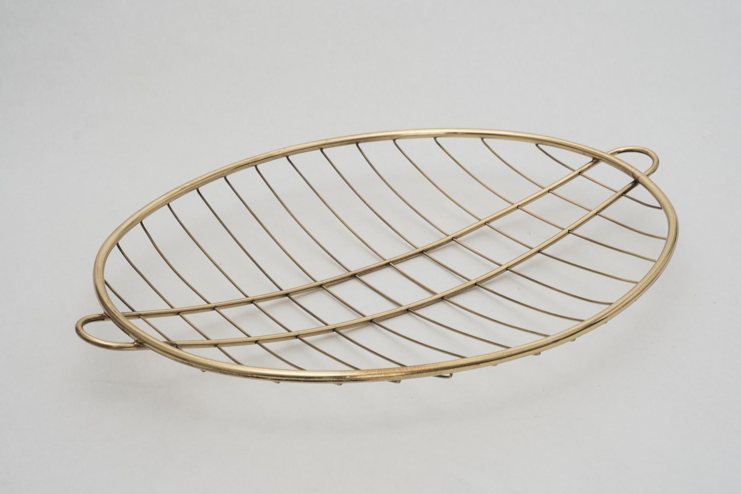 Carl Auböck Model #7252-1 Polished Brass Fruit Bowl For Sale 8