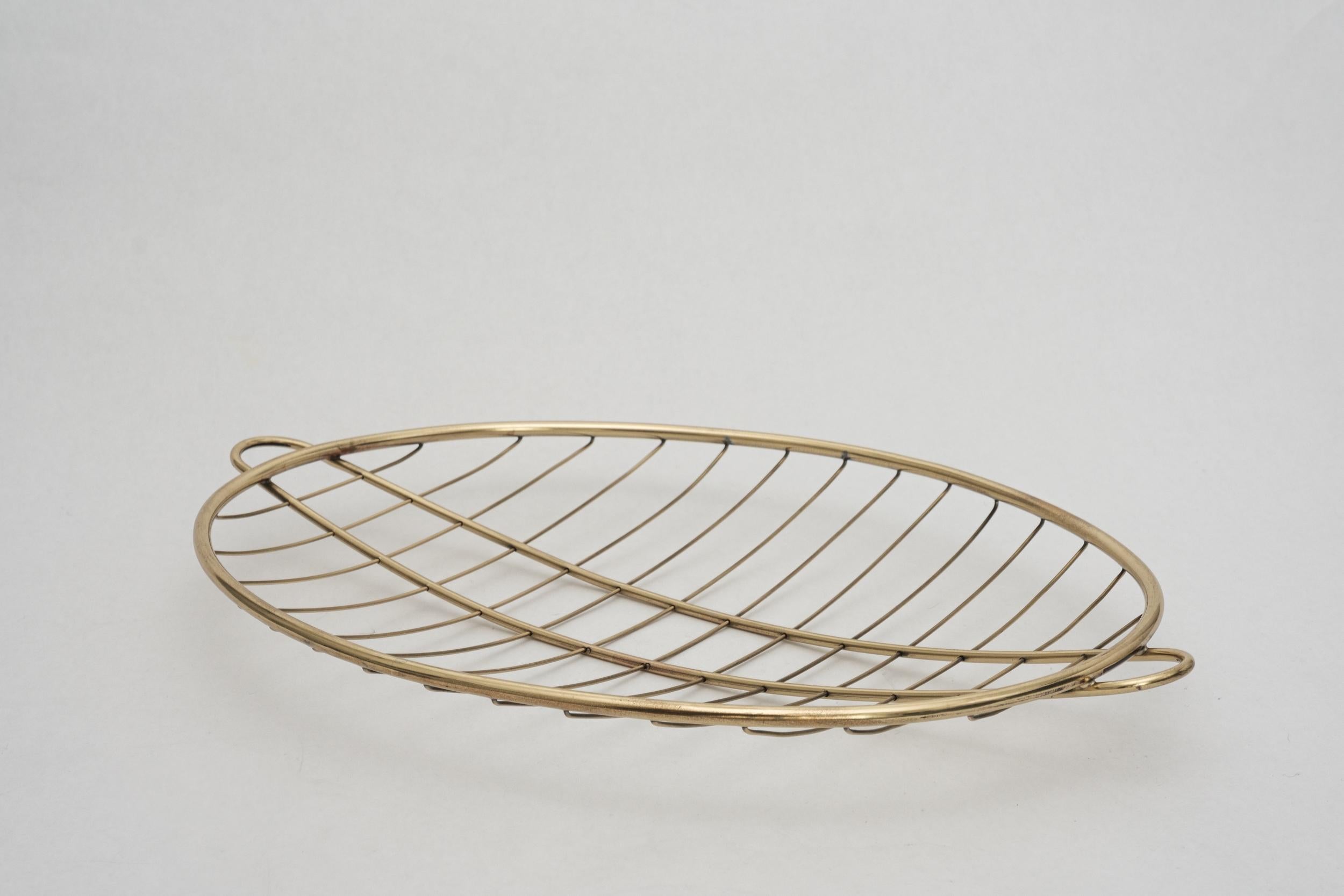 Carl Auböck Model #7252-1 Polished Brass Fruit Bowl For Sale 9