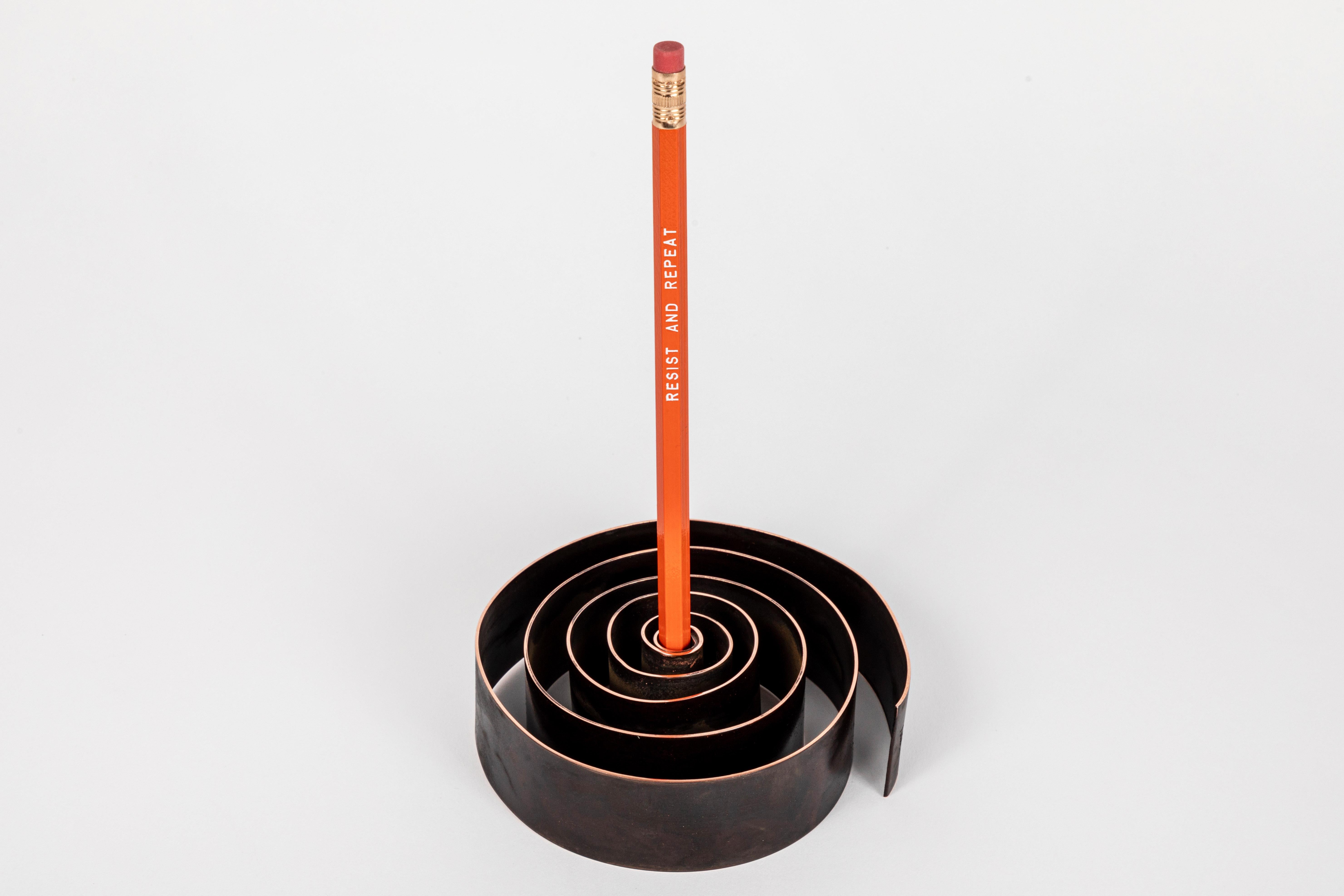 Mid-Century moderno Carl Auböck Modello #7259 Portapenne in ottone a spirale in vendita