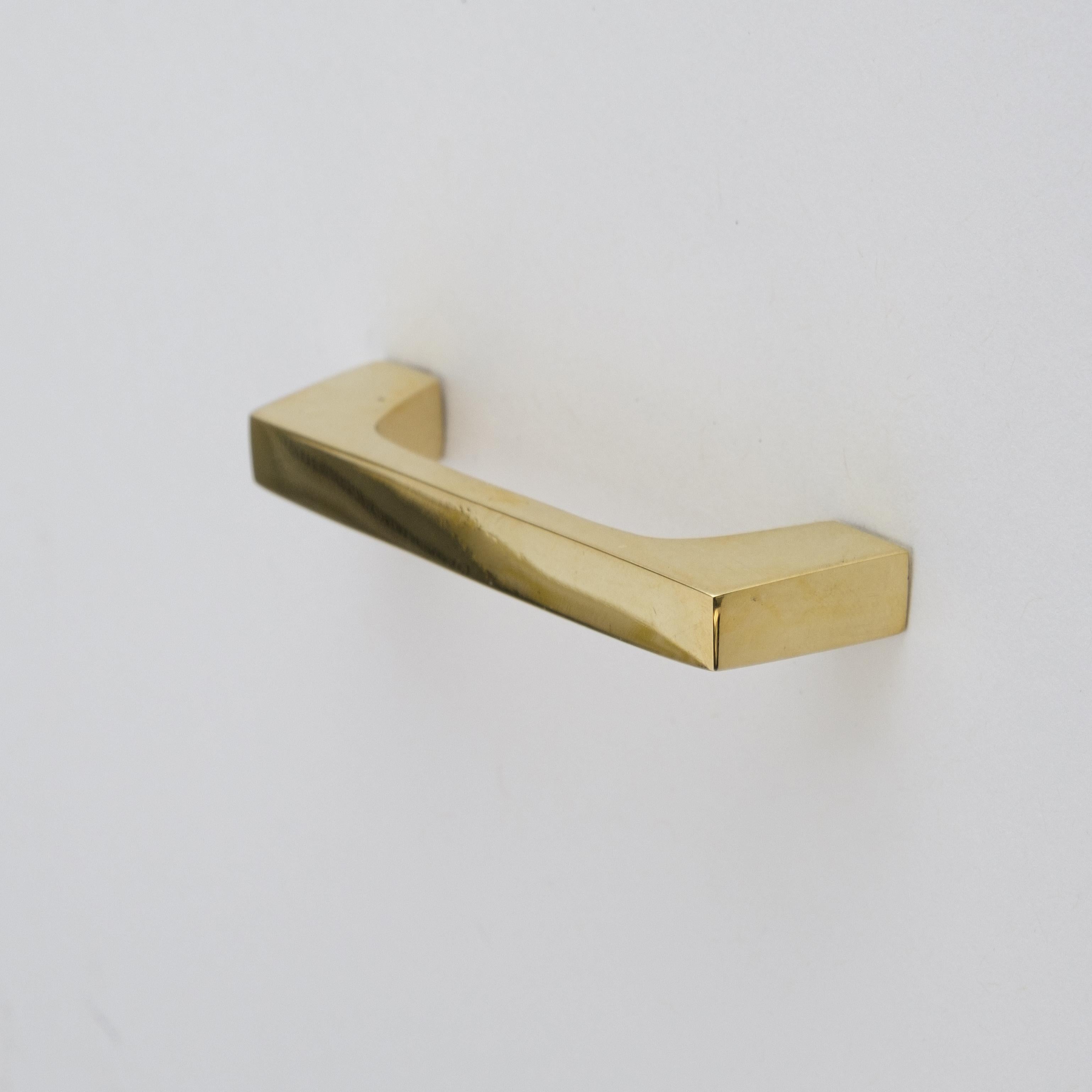 Carl Auböck Model #9035-1 Polished Brass Drawer Pull For Sale 2