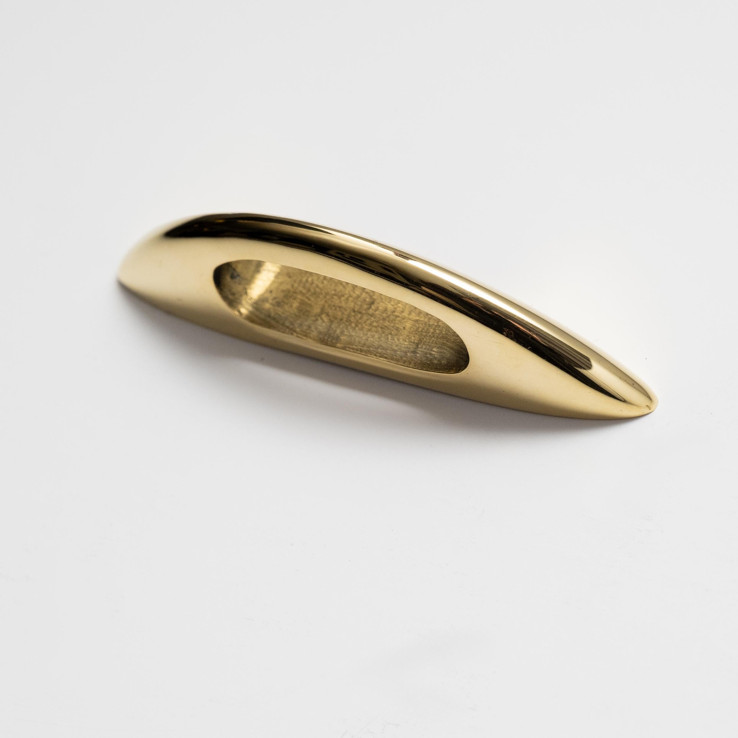 Carl Auböck Model #9037 'Bow' Polished Brass Drawer Pull For Sale 6