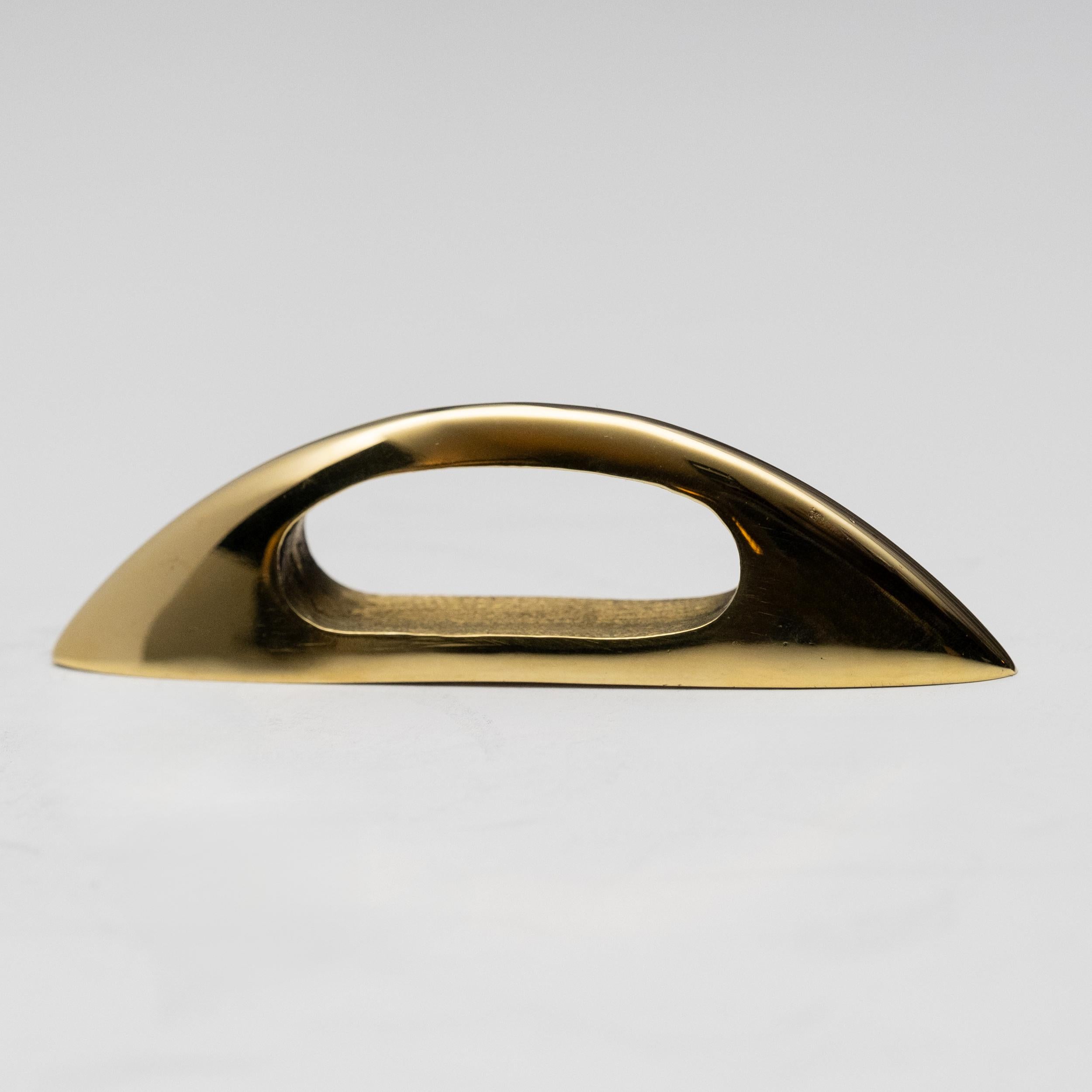 Contemporary Carl Auböck Model #9037 'Bow' Polished Brass Drawer Pull For Sale