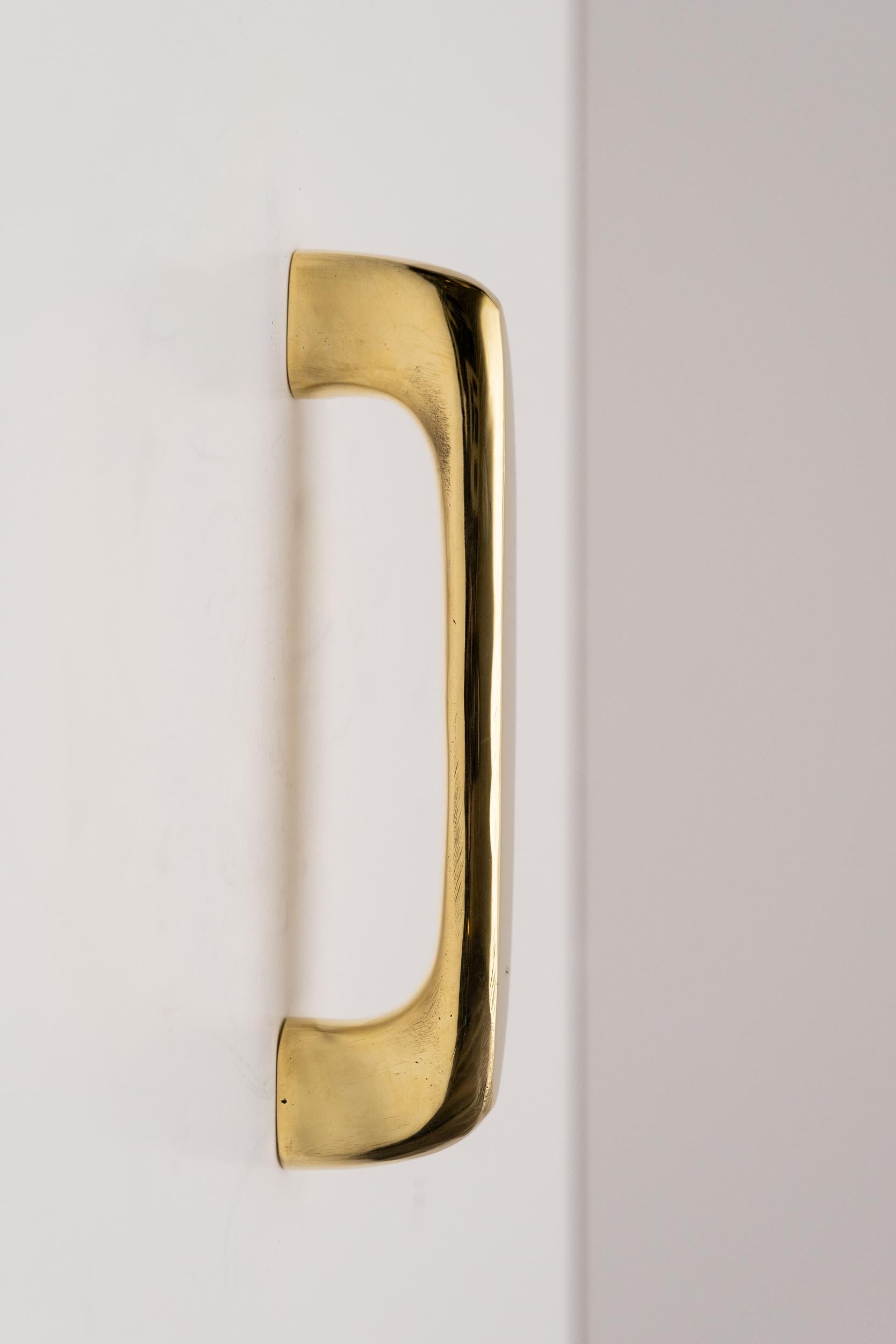 Carl Auböck Model #9050 'Chunky Grip' Polished Brass Drawer Pull For Sale 8