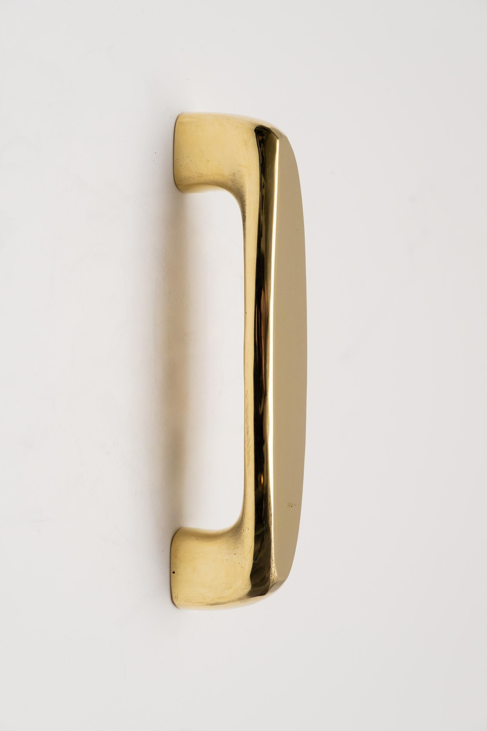 Carl Auböck Model #9050 'Chunky Grip' Polished Brass Drawer Pull For Sale 9