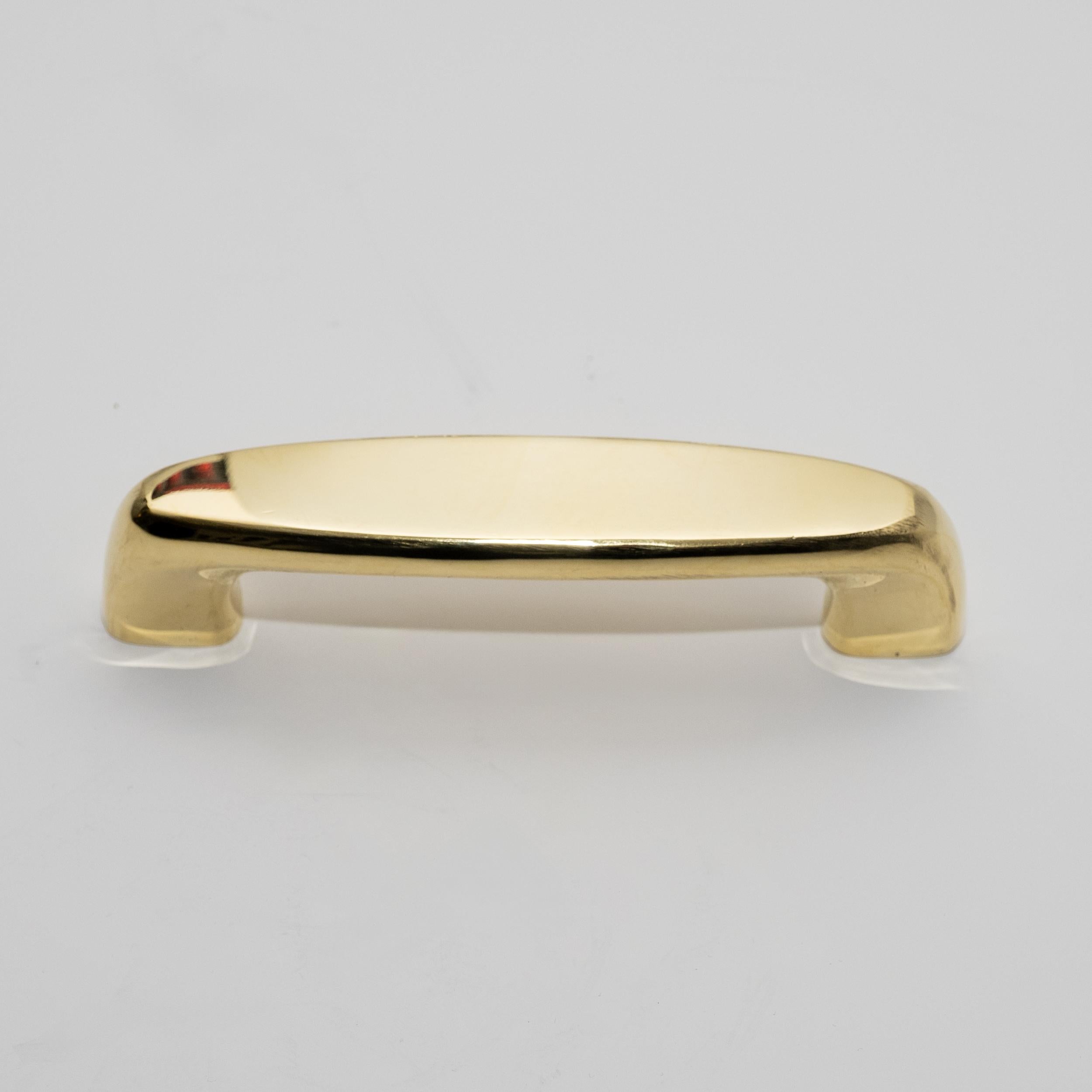 Carl Auböck Model #9050 'Chunky Grip' Polished Brass Drawer Pull In New Condition For Sale In Glendale, CA