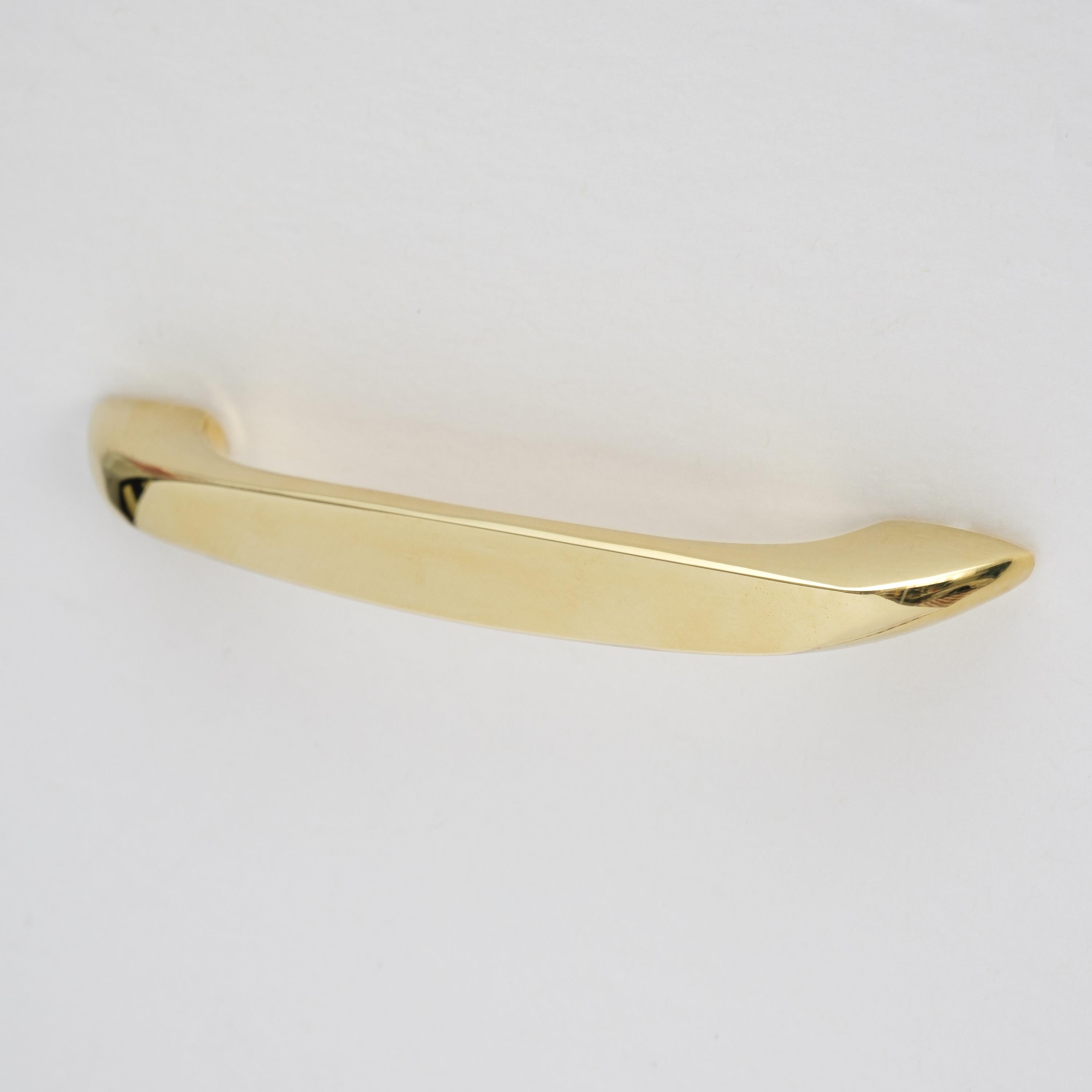 Carl Auböck Model #9063-1 Polished Brass Drawer Pull For Sale 5