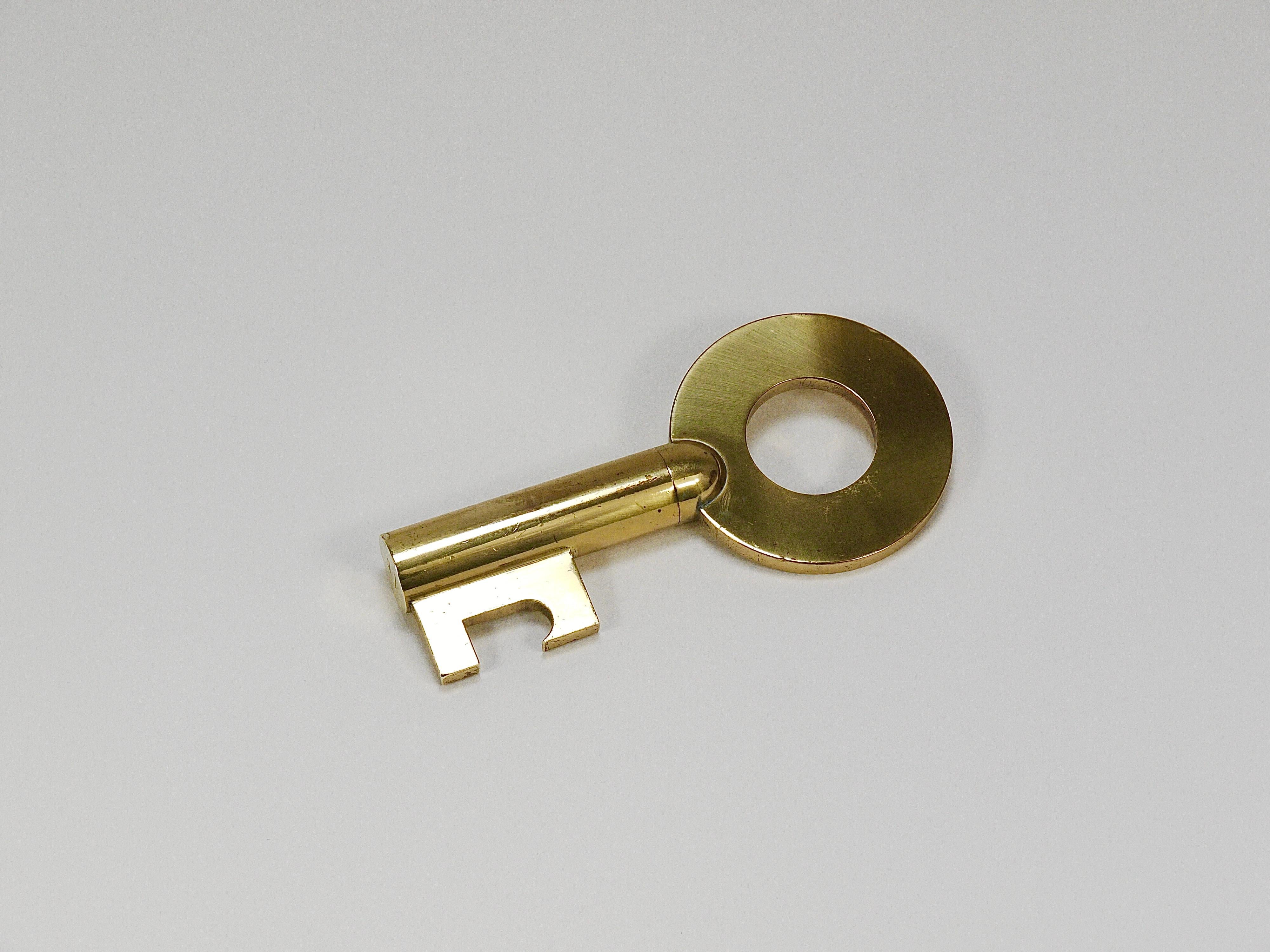 Carl Auböck Modern Key Großer Messingkorkenzieher, Flaschenöffner, Österreich, 1950er Jahre im Angebot 9
