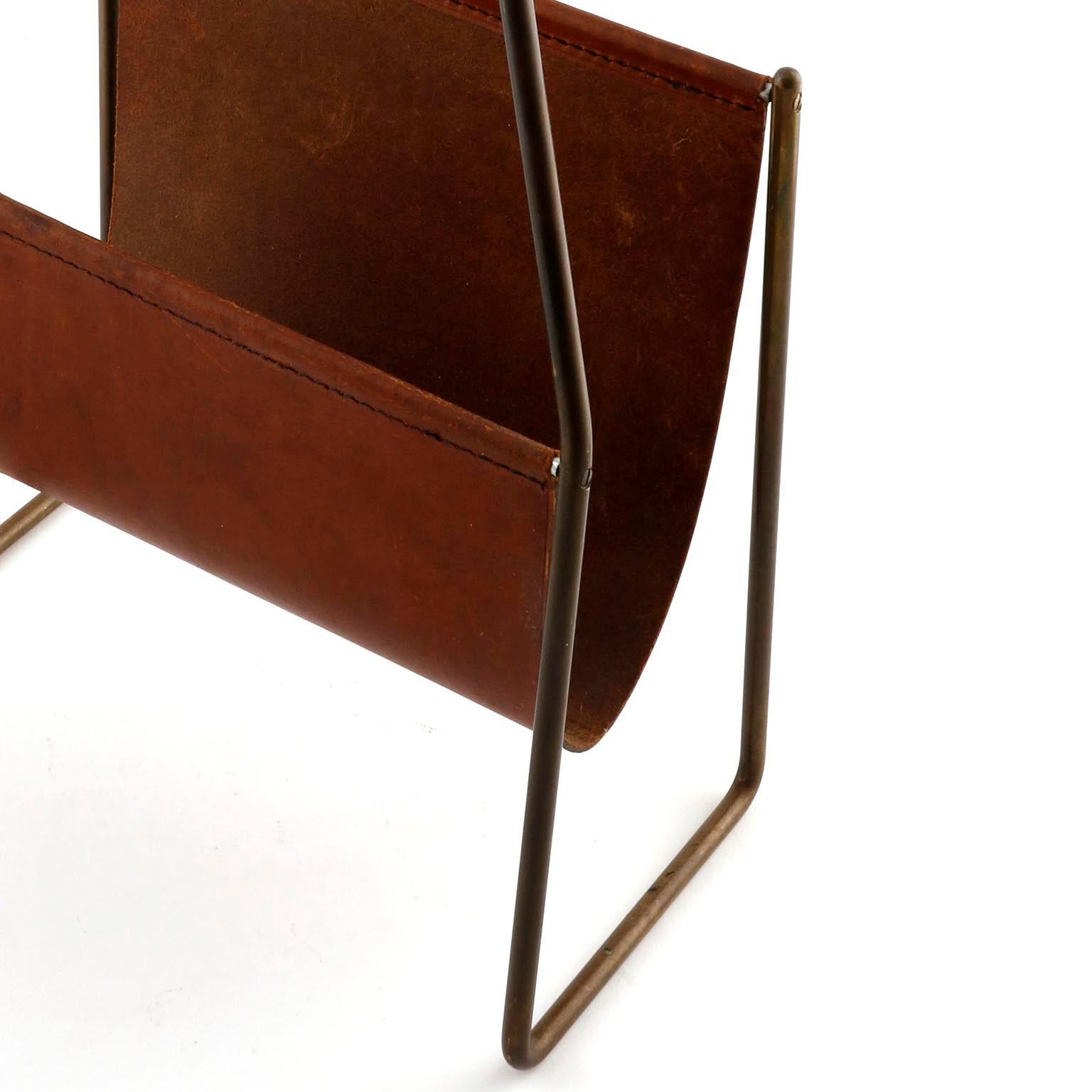 Mid-20th Century Carl Auböck Newspaper Magazine Rack Stand Tray, Patinated Brass Leather, 1950s