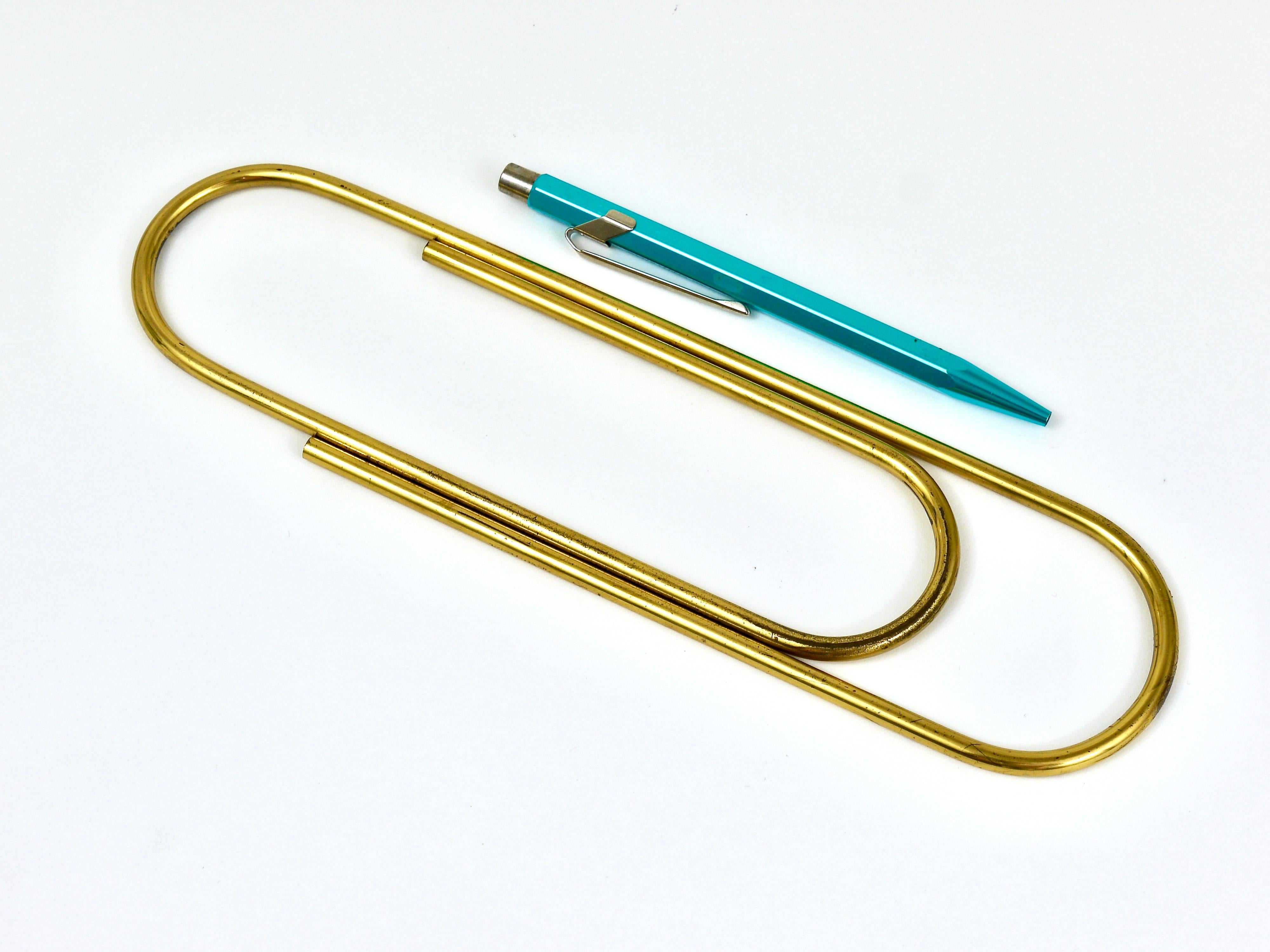 Carl Aubock Oversized MidCentury Paper Clip Brass Paperweight, Austria, 1950s In Good Condition For Sale In Vienna, AT