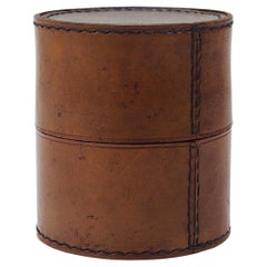 Caja redonda de cuero con tapa Carl Aubock, Viena, Austria, años 50
