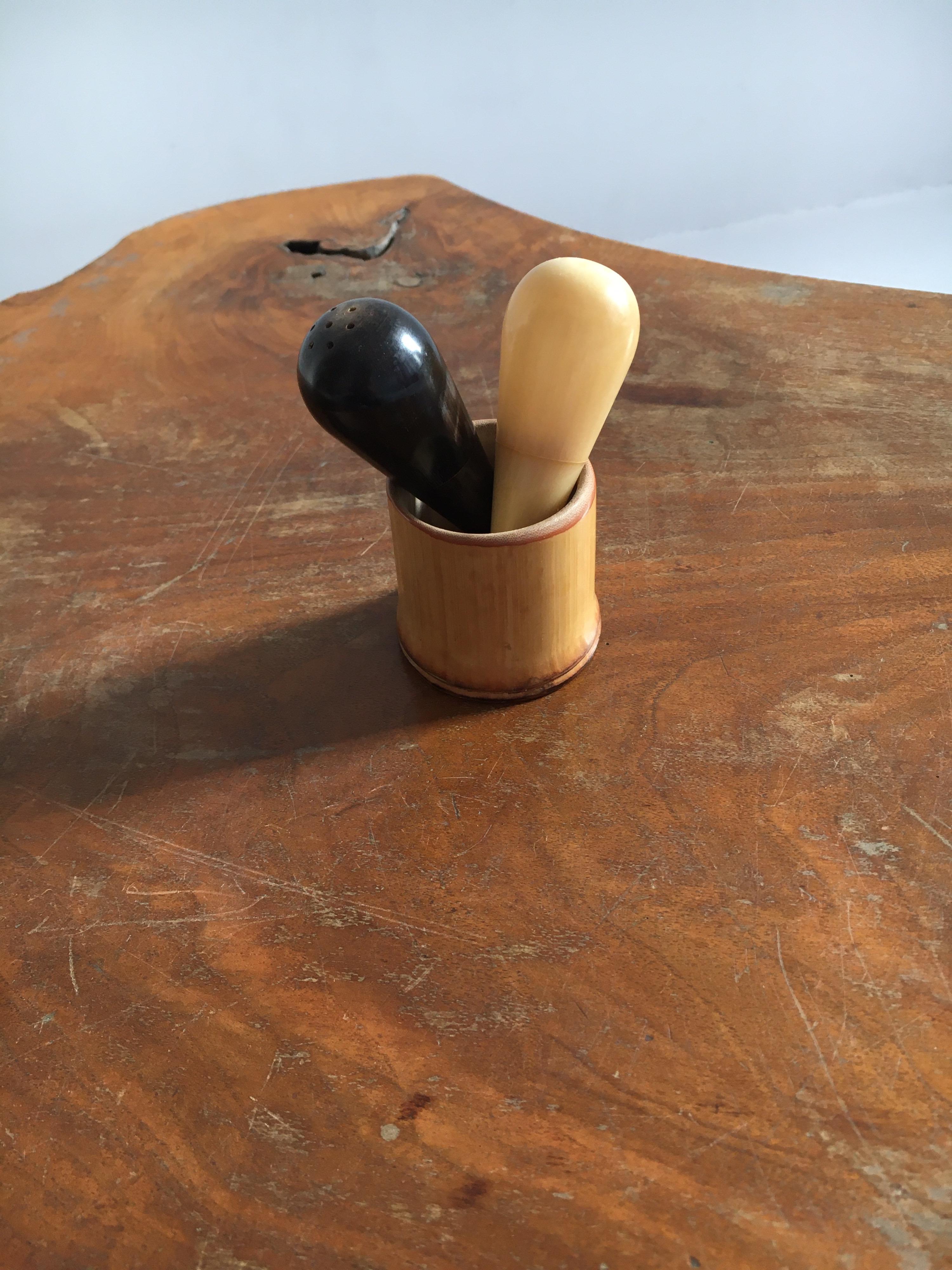 Carl Auböck II. Rare Salt and Pepper Shaker in Bamboo Cup, Austria, 1950s For Sale 14