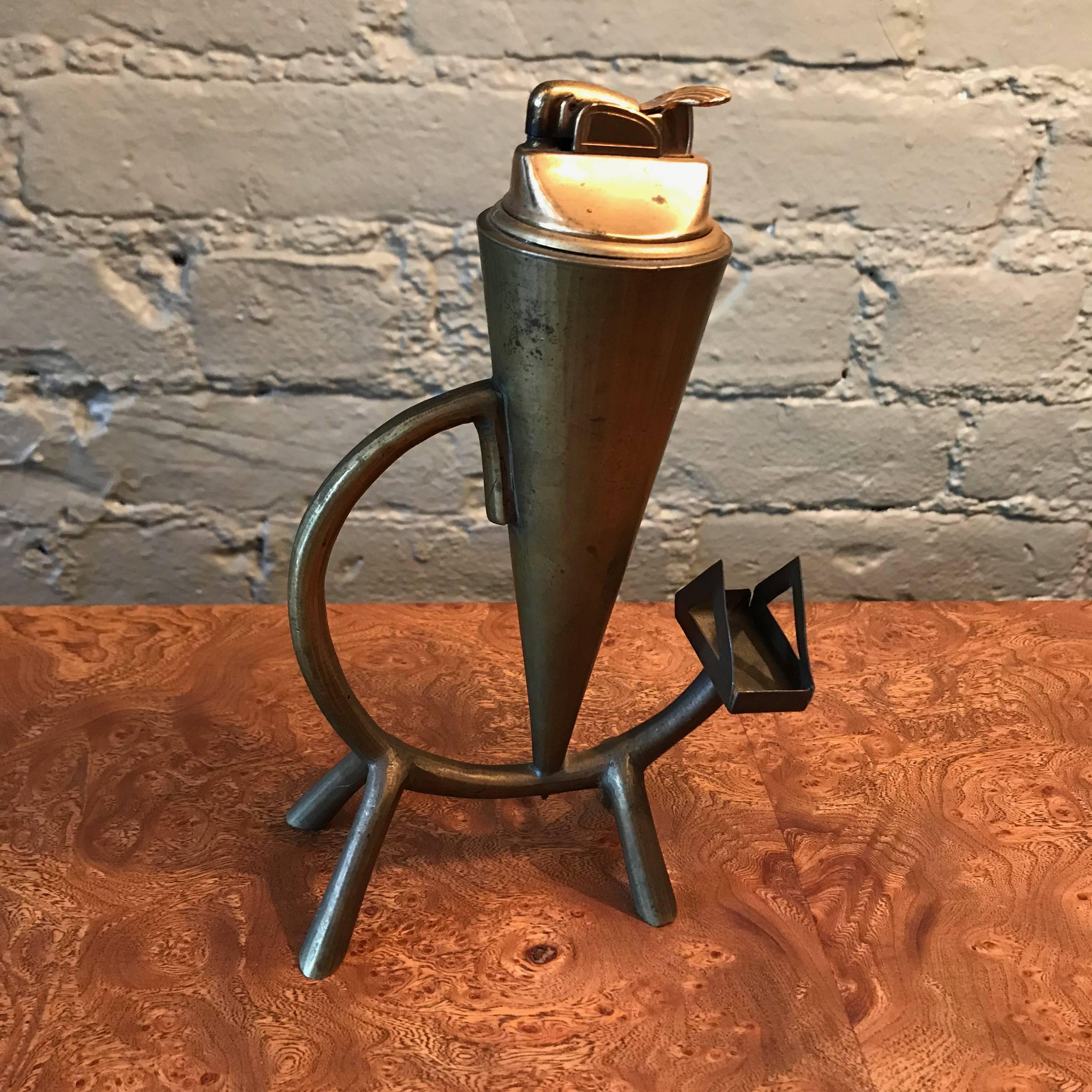 Brass Cat Table Lighter In Good Condition In Brooklyn, NY