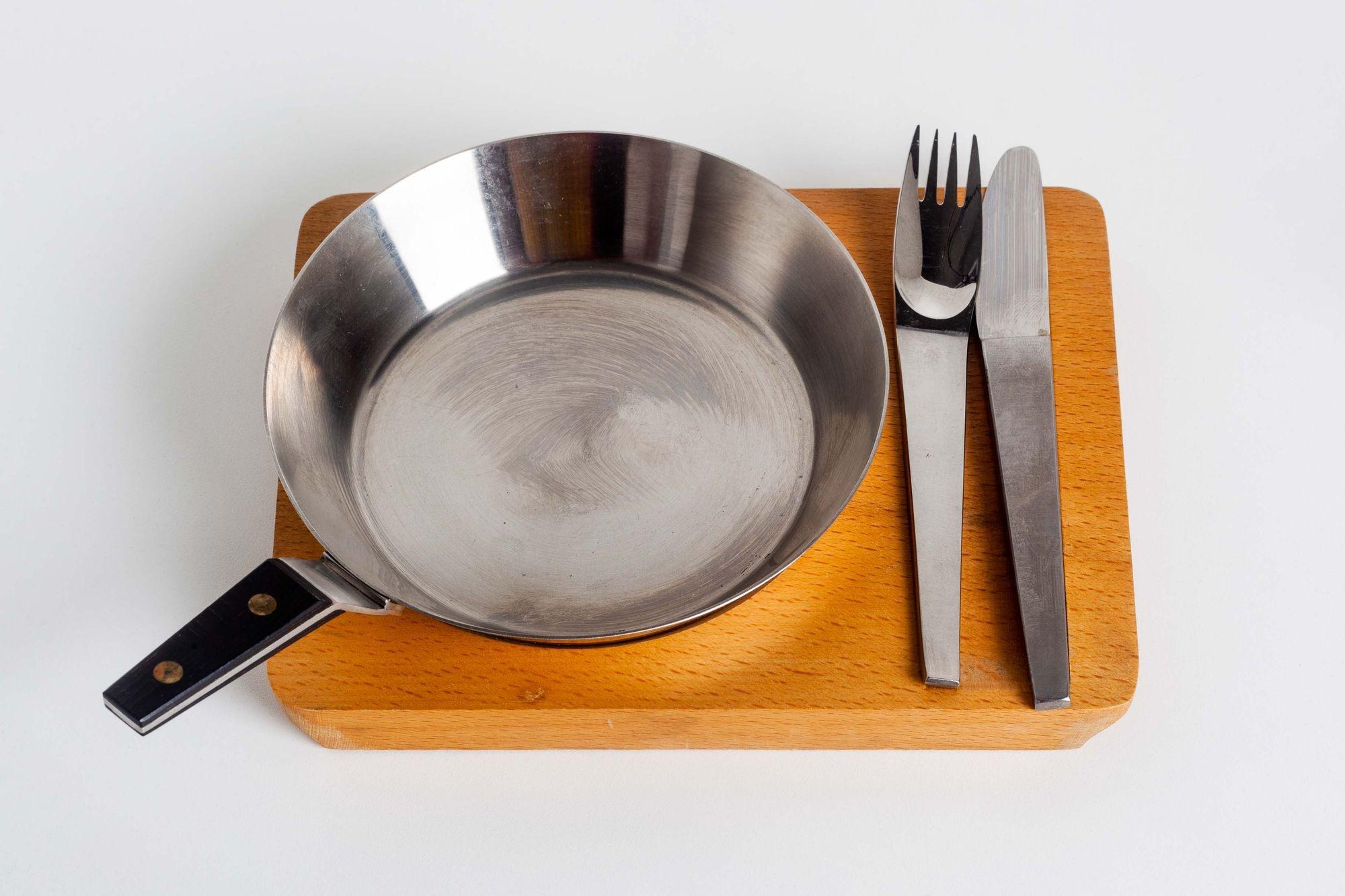 Mid-20th Century Carl Aubock Tableware Service Tray and Skillet for Two with Amboss 2060 For Sale