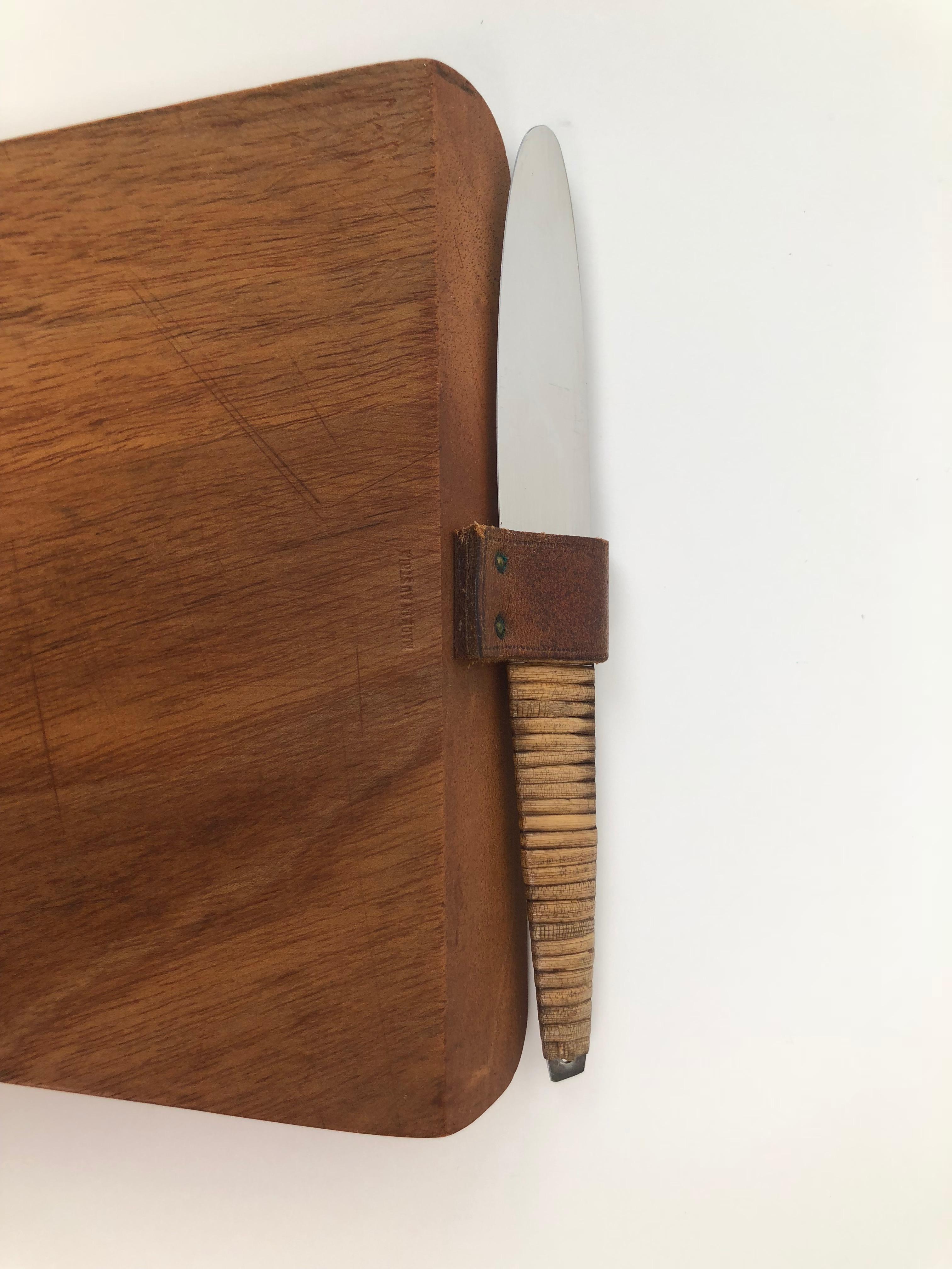 Oiled Carl Auböck Triangular Walnut Cutting Board with Amboss Knife For Sale