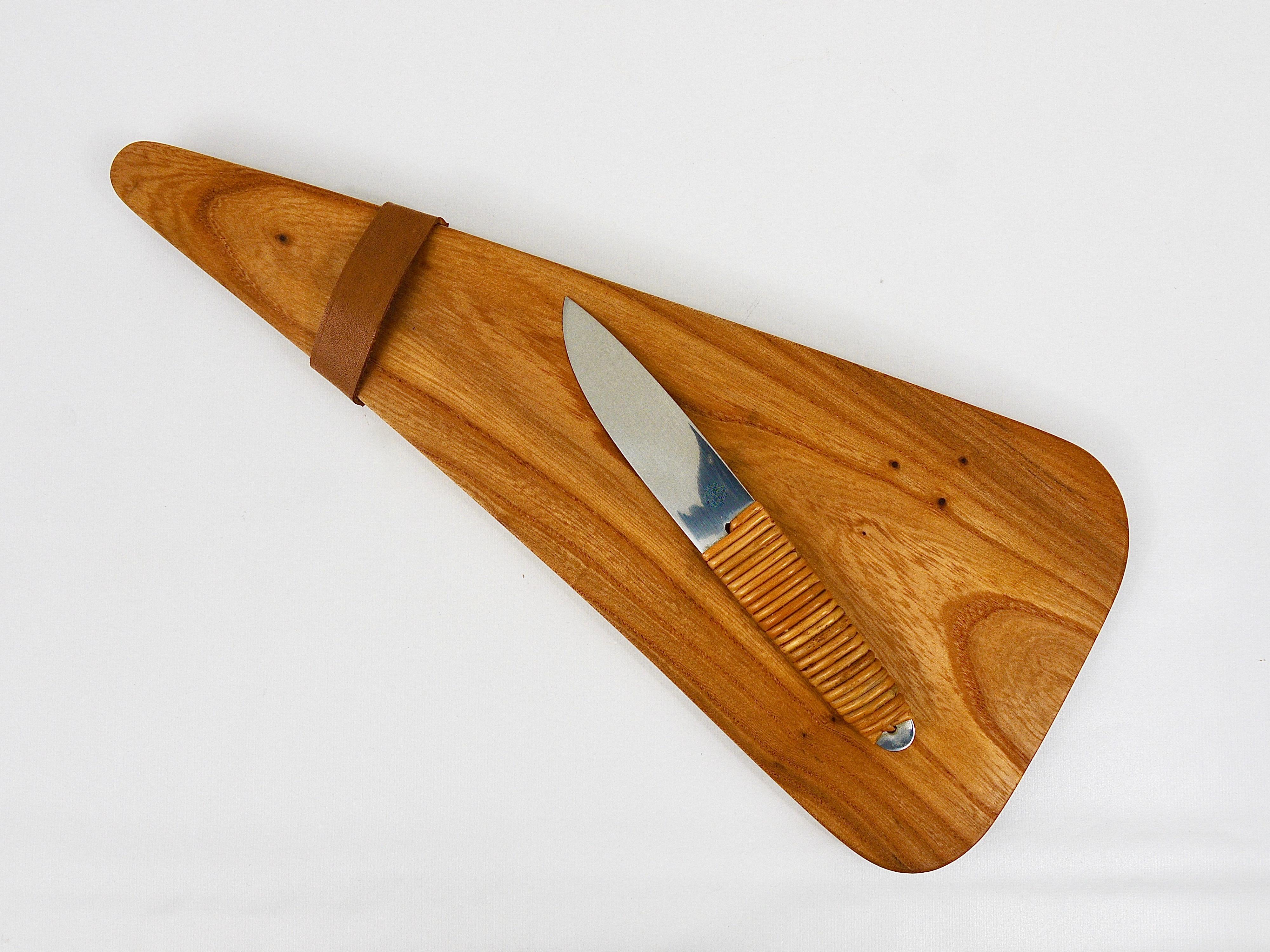 Carl Aubock Triangular Walnut Cutting Board with Wickerwork Handle Knife, 1950s For Sale 1
