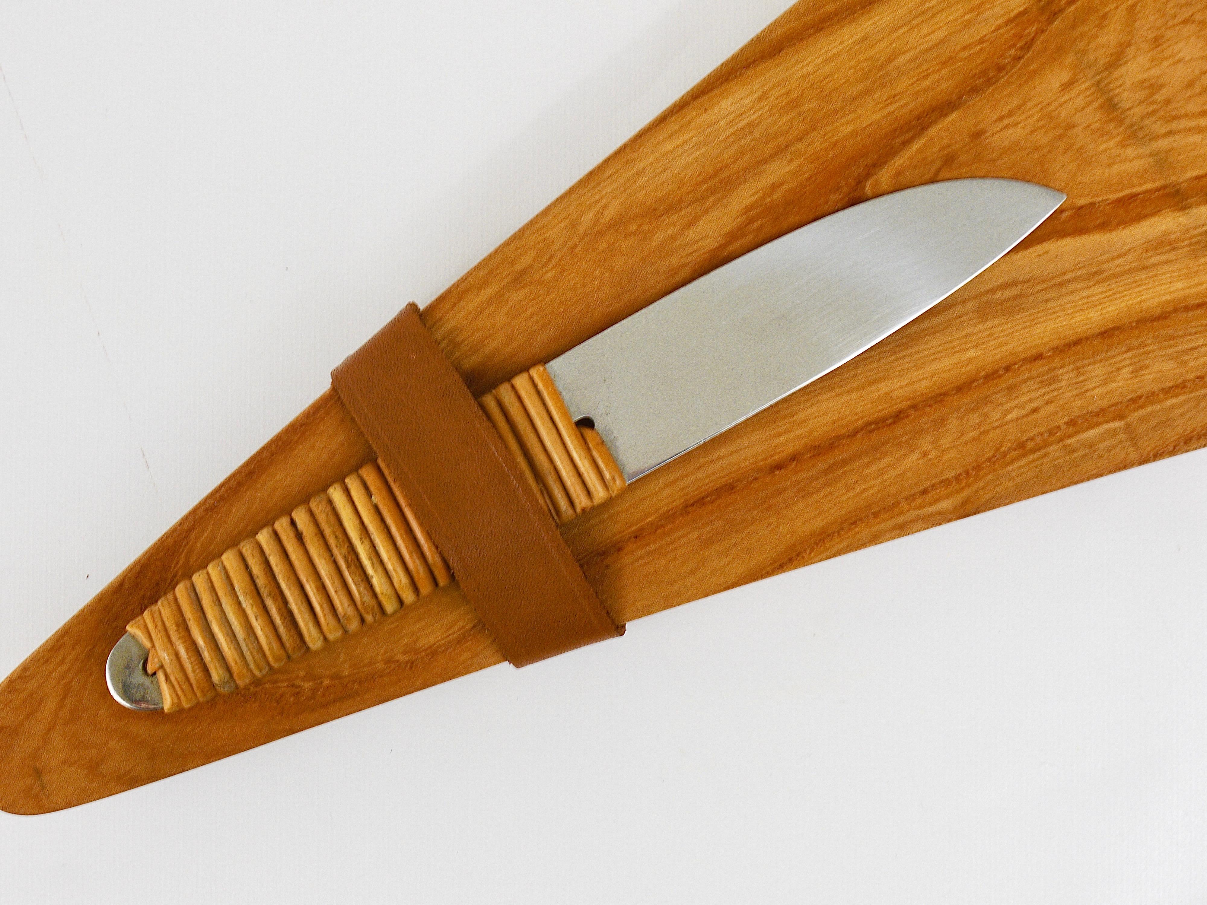 Carl Aubock Triangular Walnut Cutting Board with Wickerwork Handle Knife, 1950s For Sale 3