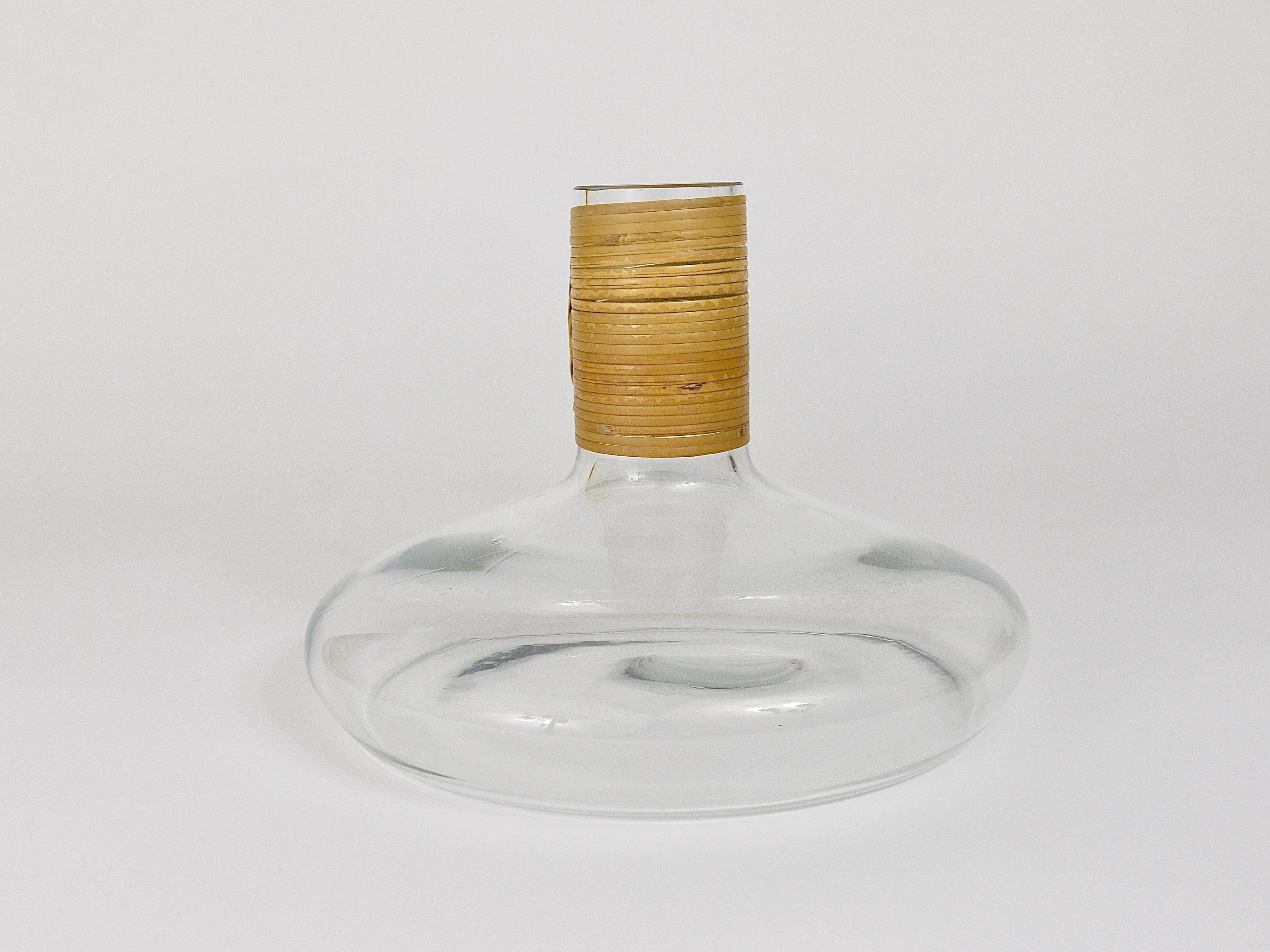 Vaso o decanter Carl Aubock con piano in vimini, metà del secolo scorso, Austria, anni '50 in vendita 5