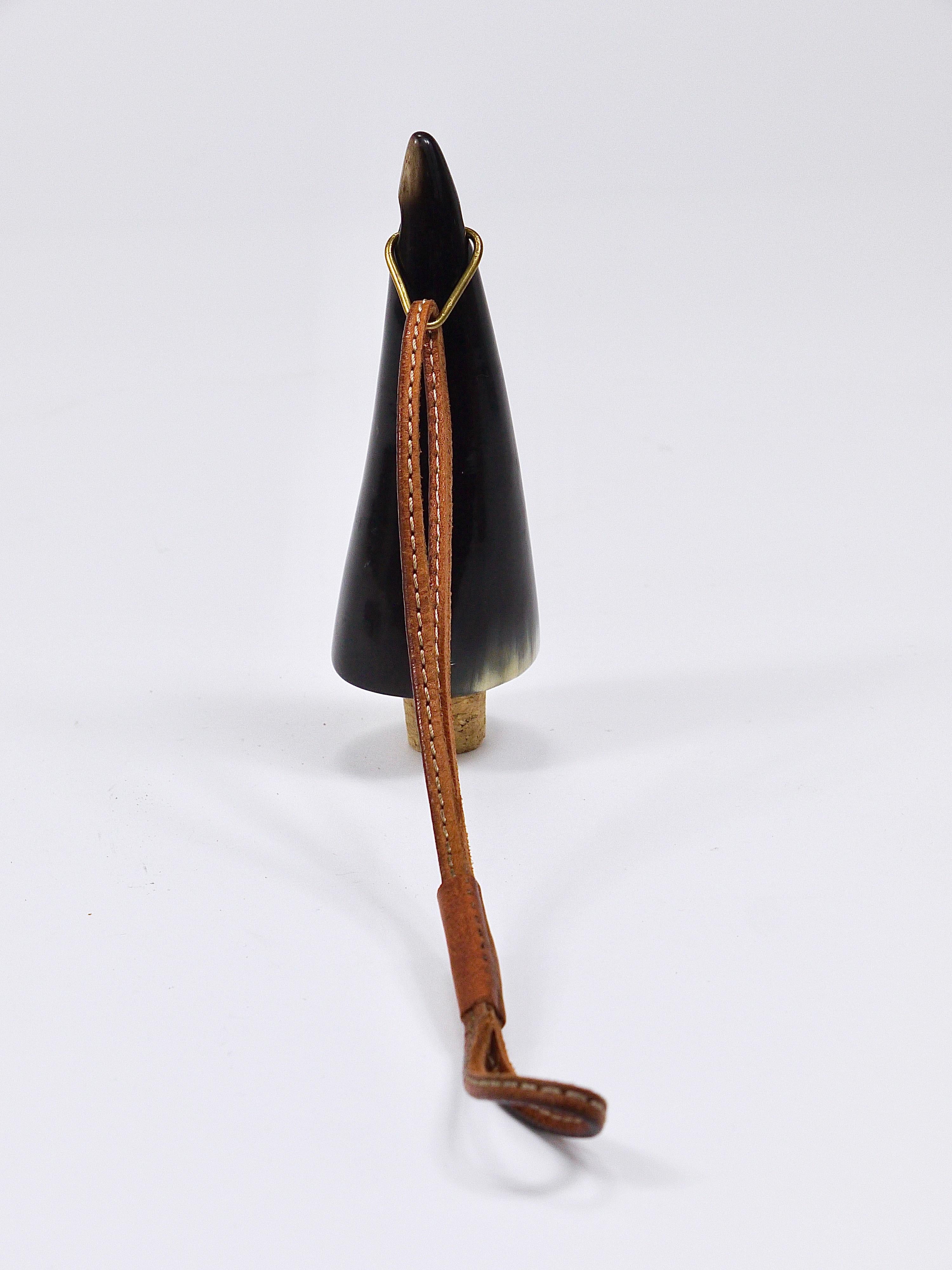 Tappo per bottiglia Carl Auböck Vienna, Horn, pelle, sughero, metà del secolo scorso, Austria, 1950 in vendita 5