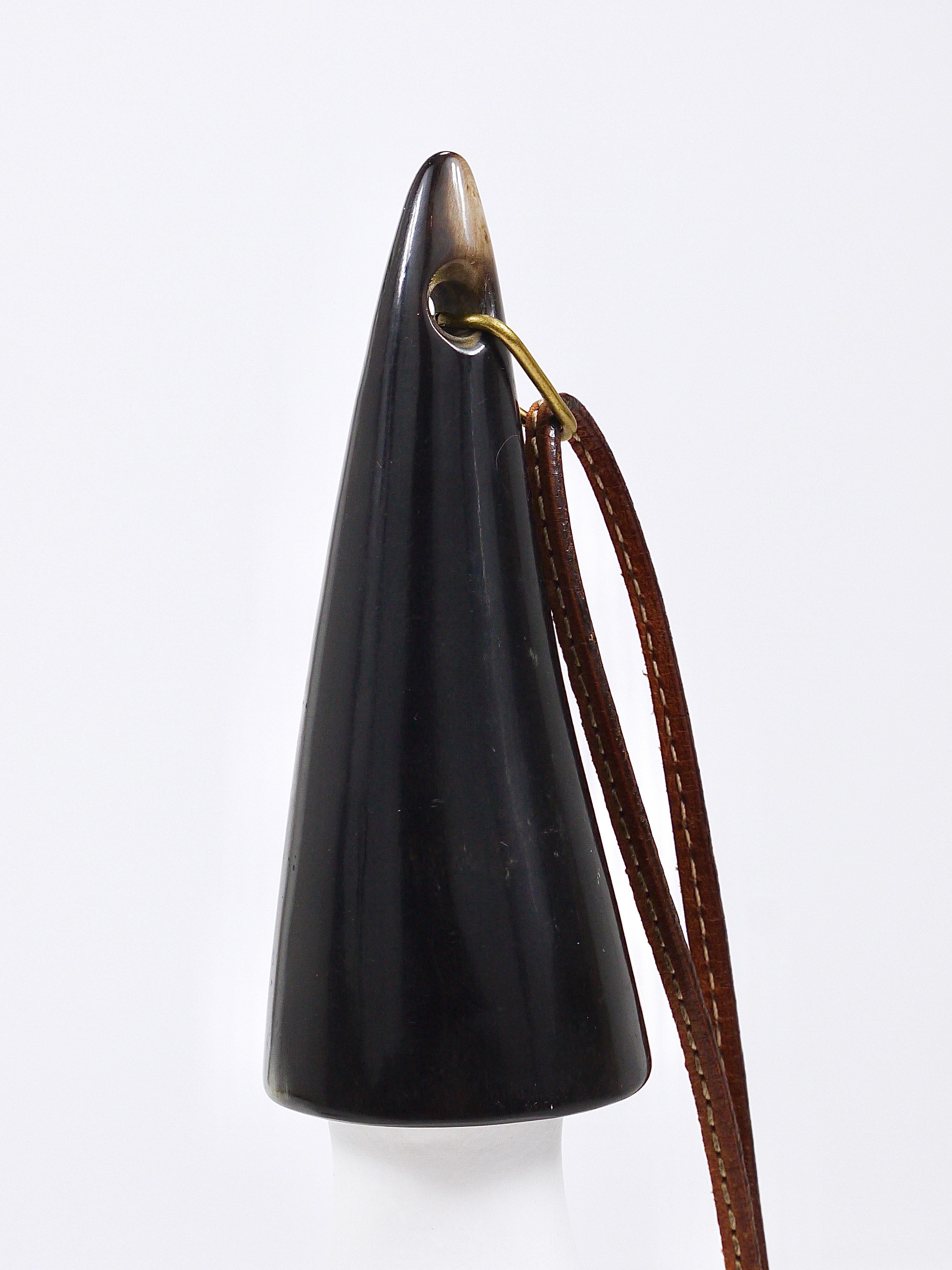 Tappo per bottiglia Carl Auböck Vienna, Horn, pelle, sughero, metà del secolo scorso, Austria, 1950 in vendita 10