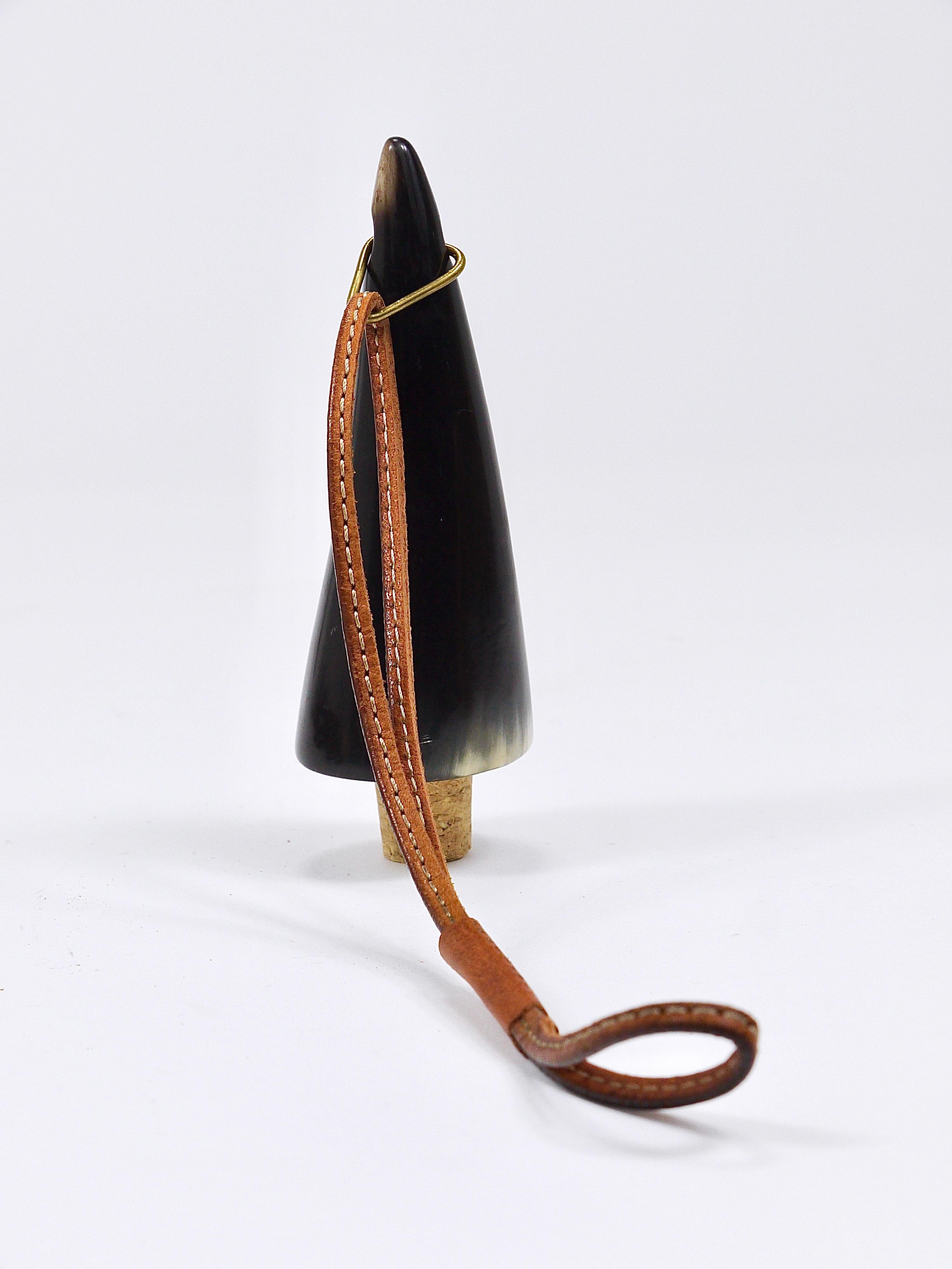 Tappo per bottiglia Carl Auböck Vienna, Horn, pelle, sughero, metà del secolo scorso, Austria, 1950 in vendita 11