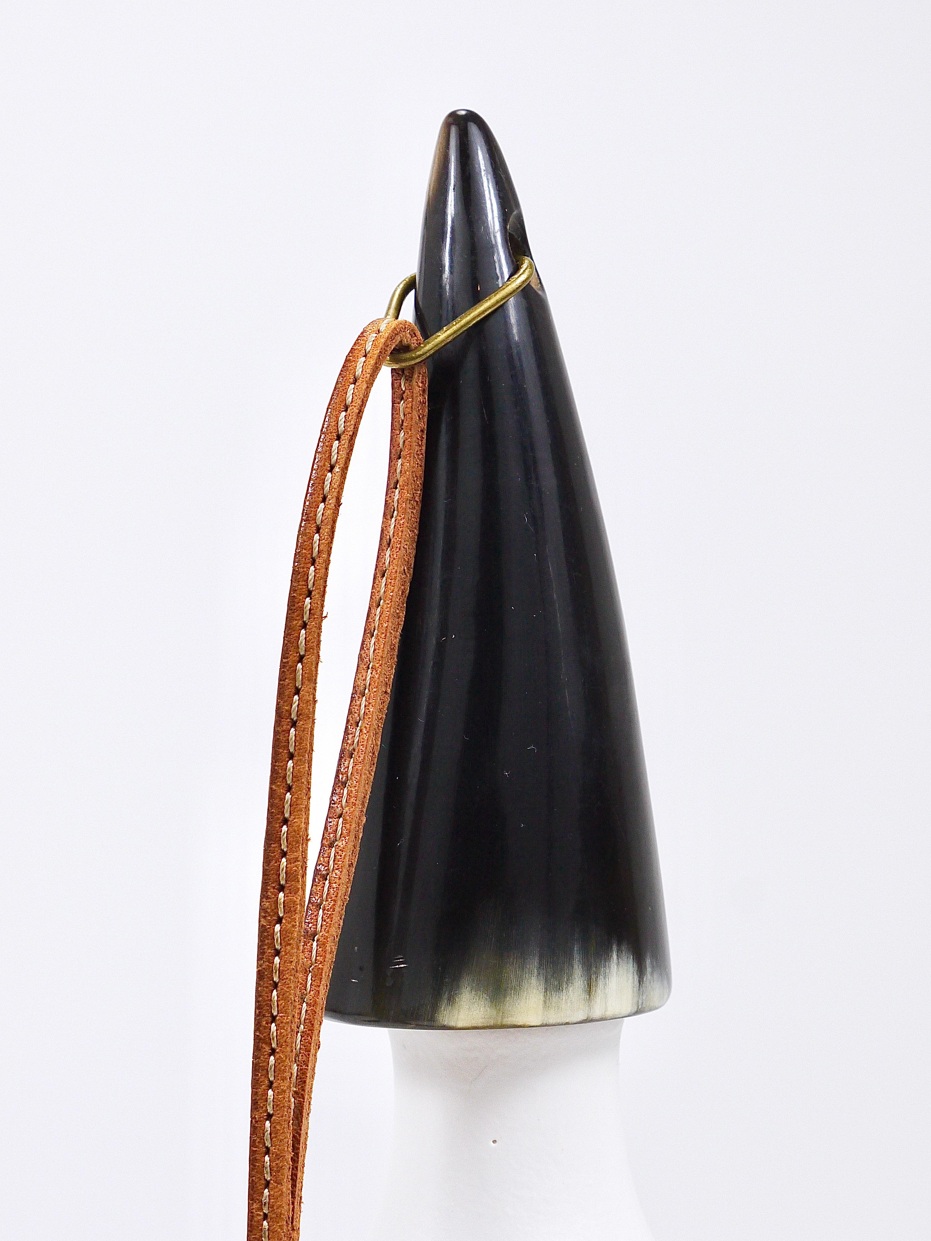 Tappo per bottiglia Carl Auböck Vienna, Horn, pelle, sughero, metà del secolo scorso, Austria, 1950 in vendita 3