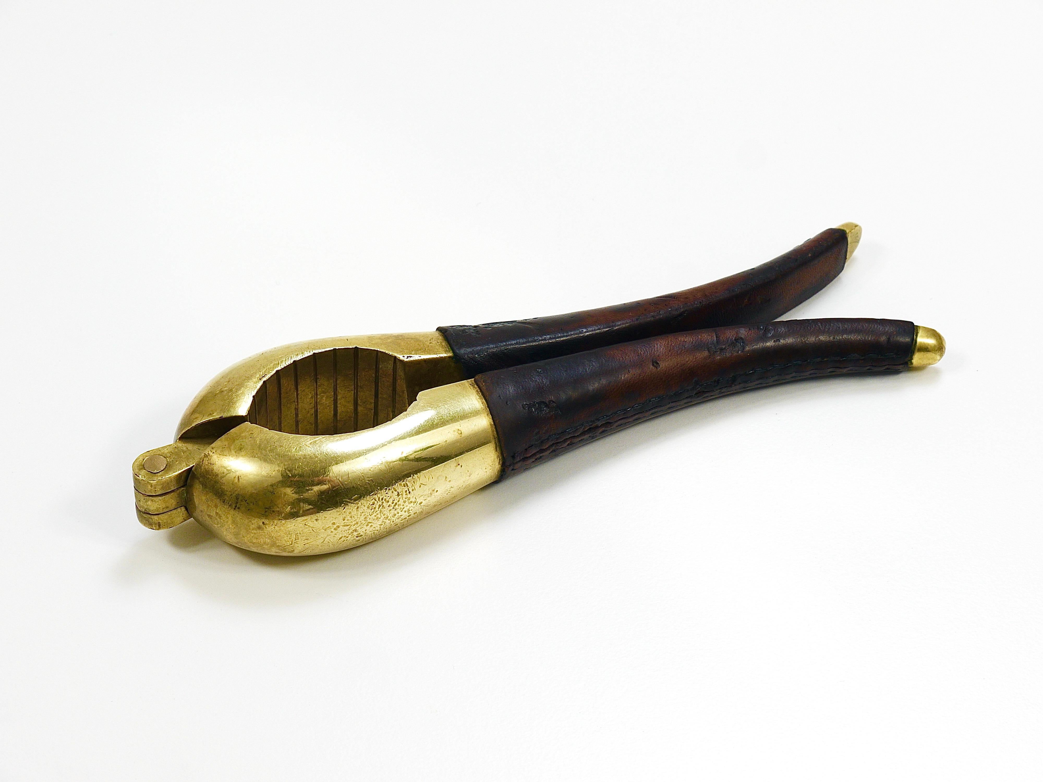 Schiaccianoci vintage in ottone e pelle firmato Carl Aubock Vienna, Austria, anni '50 in vendita 7
