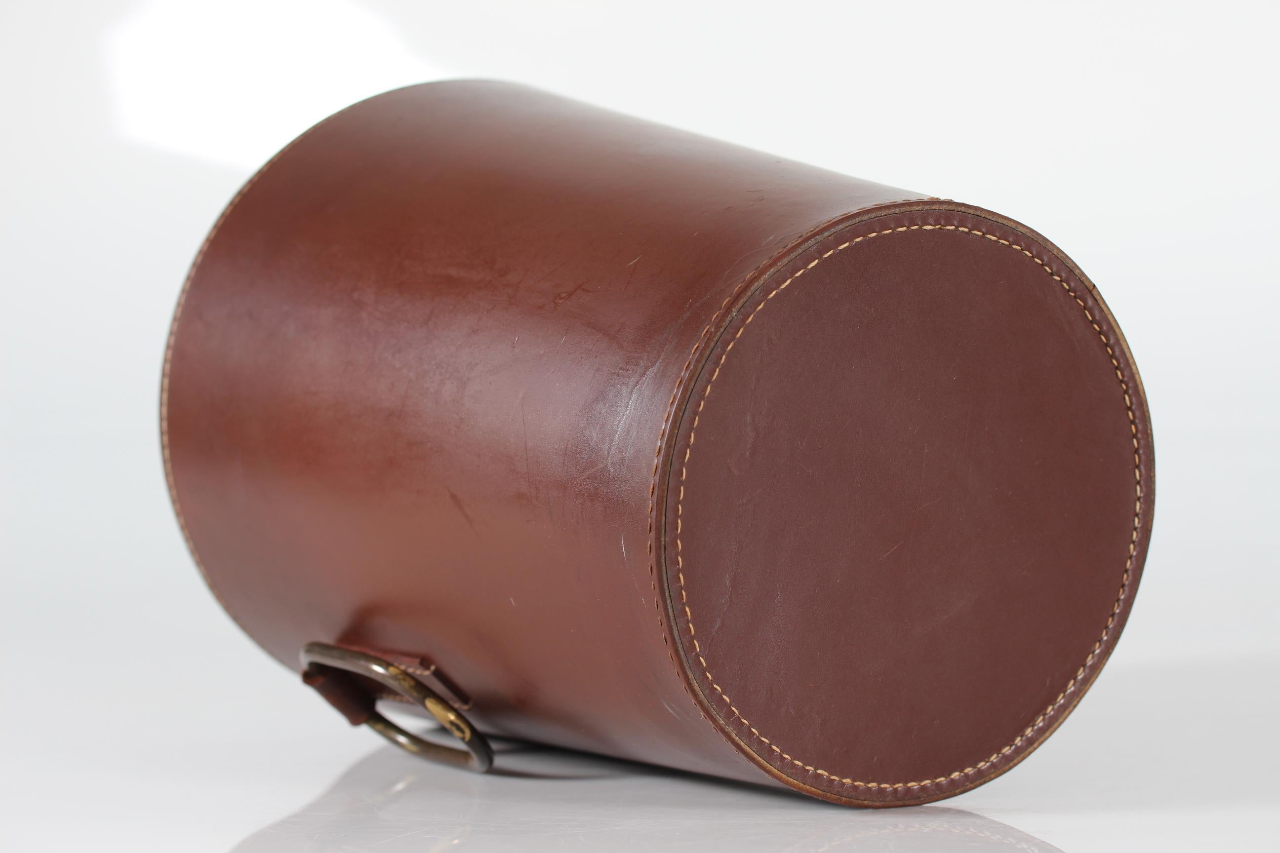 Brass Carl Auböck Wastepaper Basket of Genuine Dark Brown Leather by Illums, 1970s