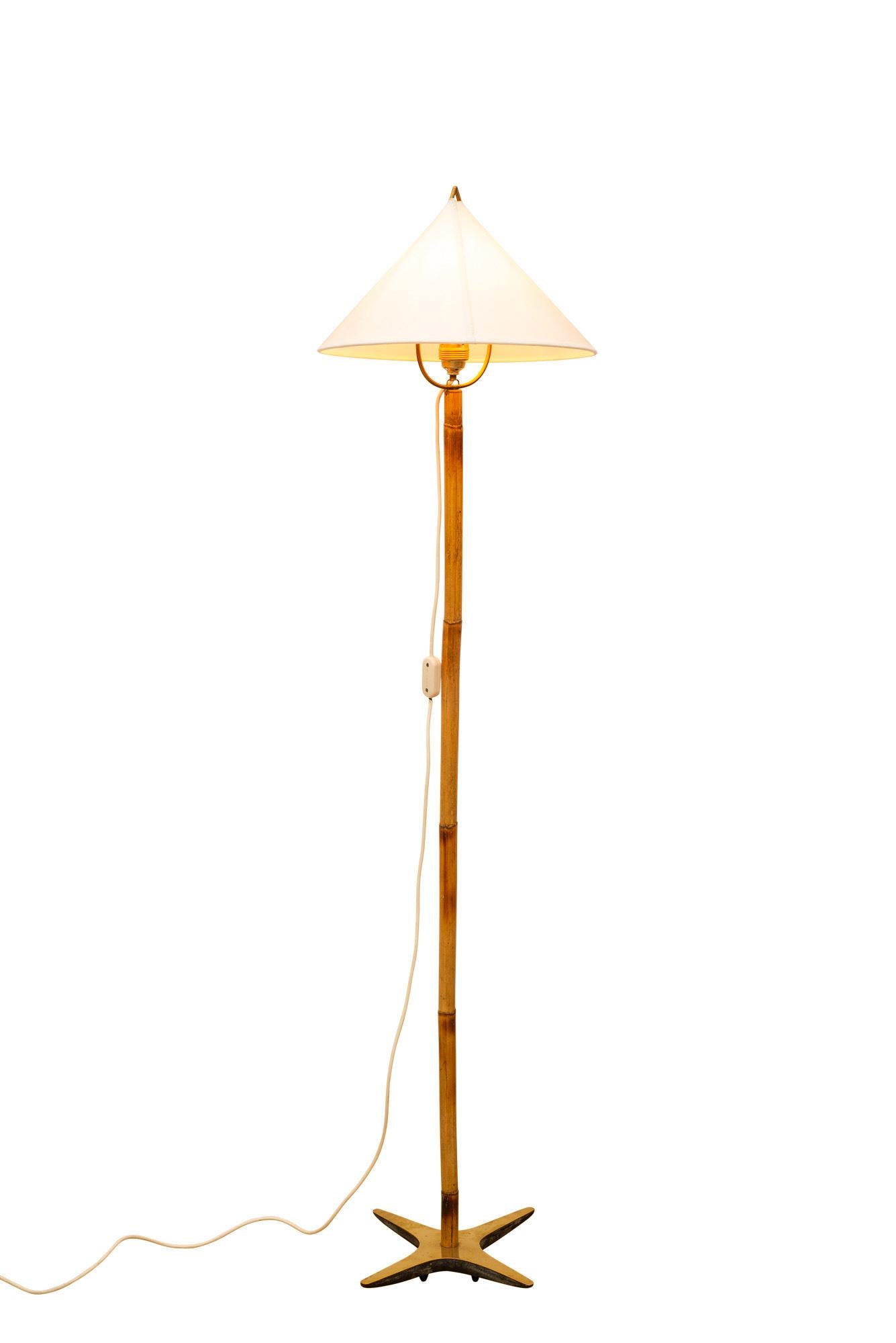 Mid-Century Modern Carl Auböck „X“ Floor Lamp Model No. 3740 circa 1940 Brass Bamboo Midcentury For Sale