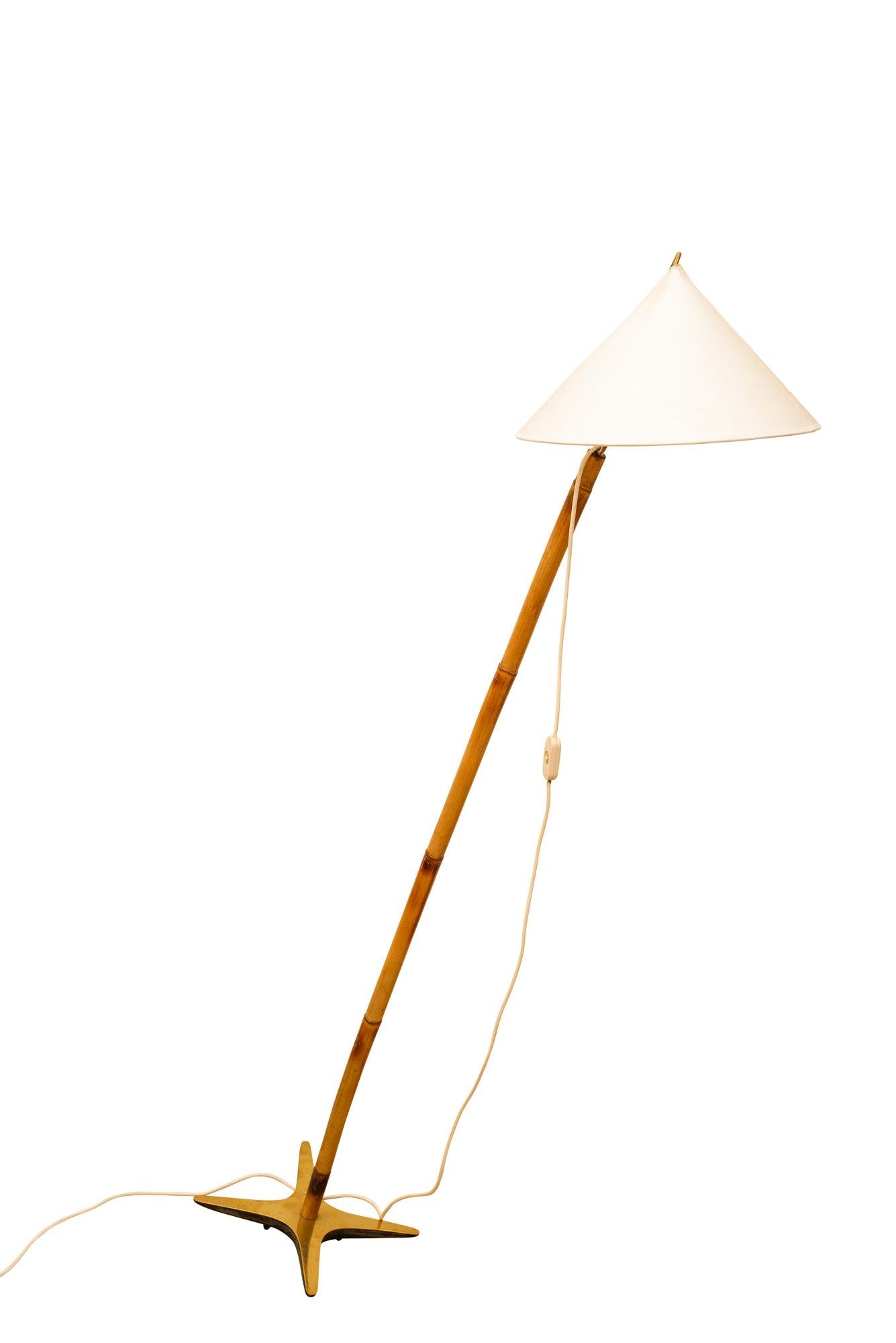 Carl Auböck „X“ Floor Lamp Model No. 3740 circa 1940 Brass Bamboo Midcentury In Excellent Condition For Sale In Vienna, AT