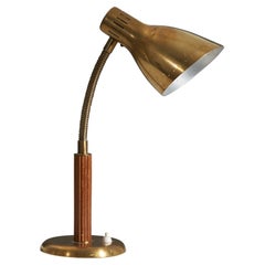 Carl-Axel Acking 'Attributed', Verstellbare Tischleuchte, Messing Ulme, Böhlmarks 1940er Jahre