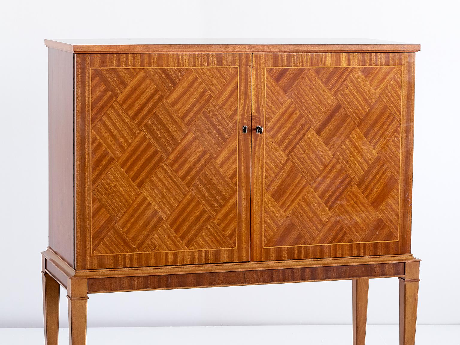 Carl-Axel Acking Attributed Bar Cabinet with Geometric Mahogany Inlay, 1940s In Good Condition In The Hague, NL