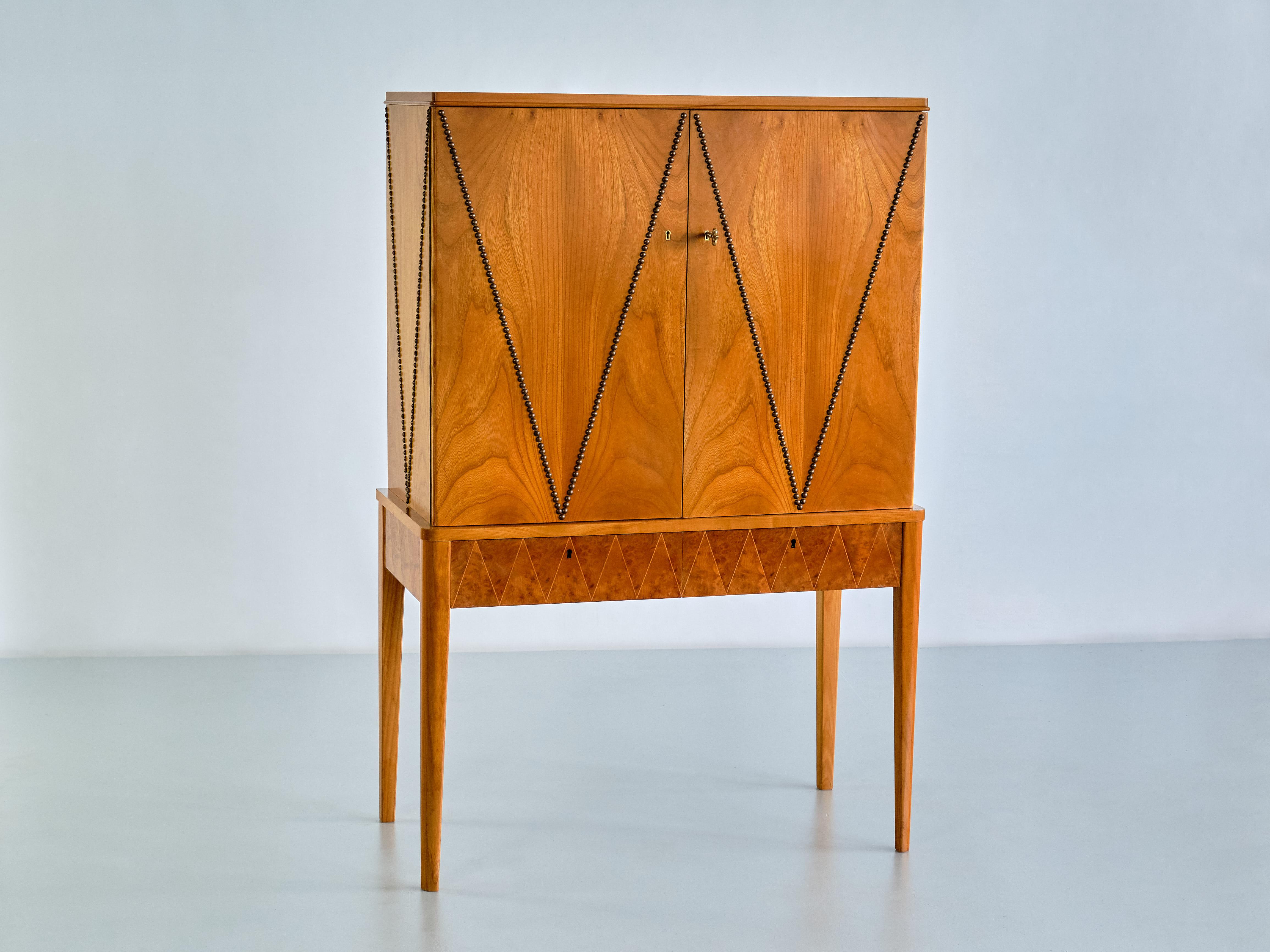 Mid-20th Century Carl-Axel Acking Attributed Cabinet in Elm, Oak and Brass, SMF Bodafors, 1940s For Sale