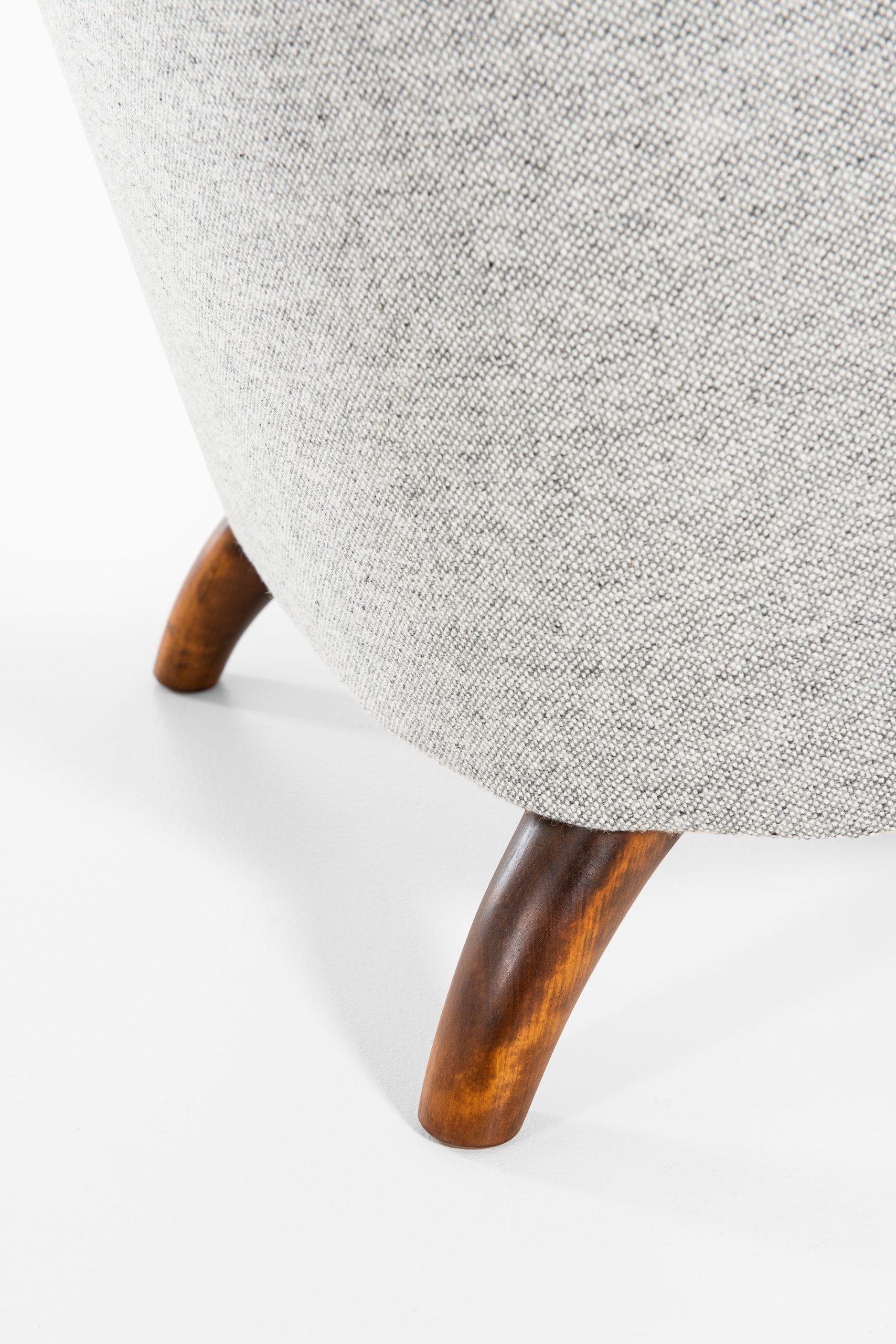 Sehr seltenes Paar Sessel, entworfen von Carl-Axel Acking. Produziert in Schweden.