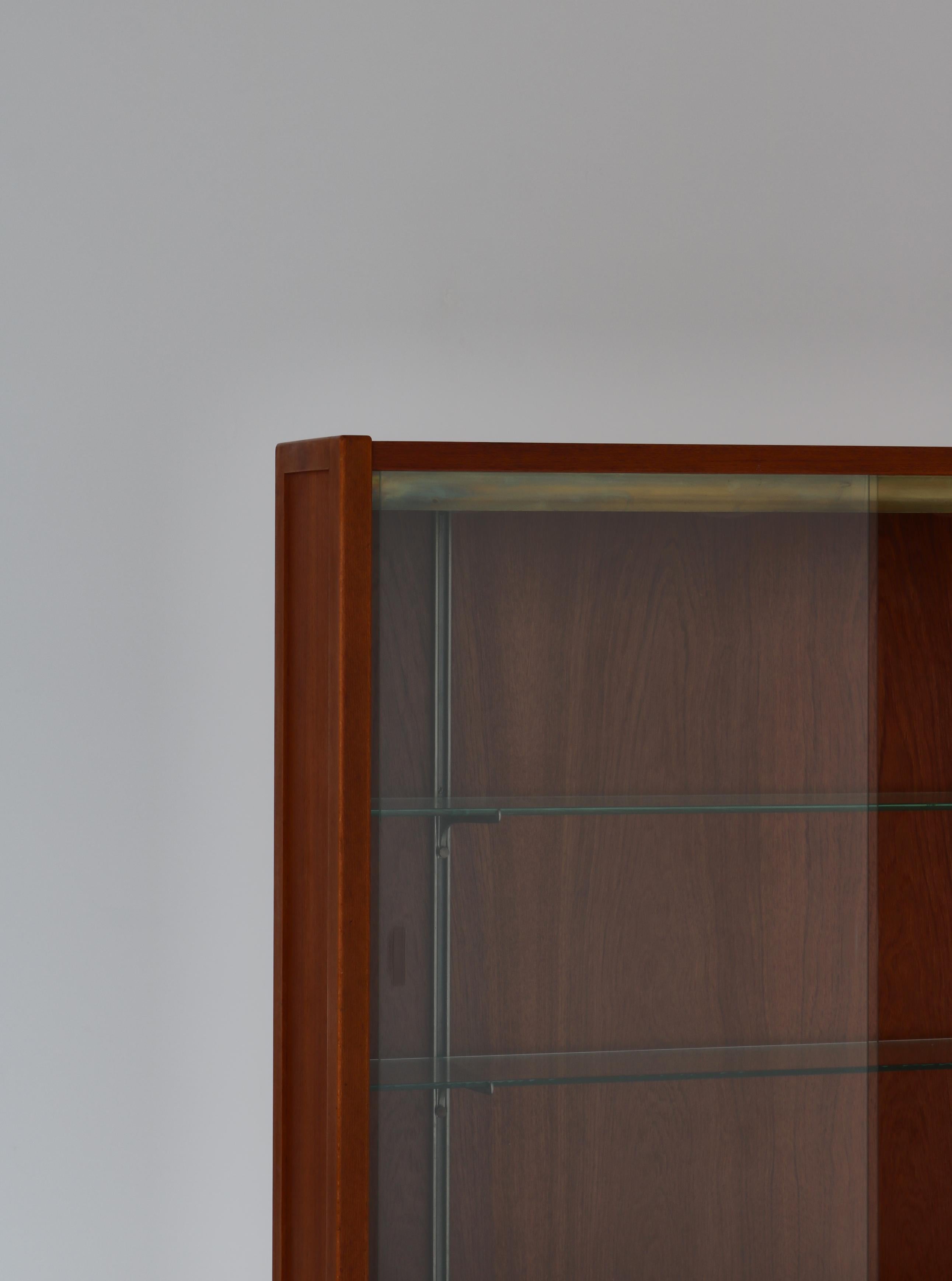 Carl-Axel Acking Vitrine Cabinet in Teakwood & Glass for Bodafors, Sweden, 1960s In Good Condition In Odense, DK
