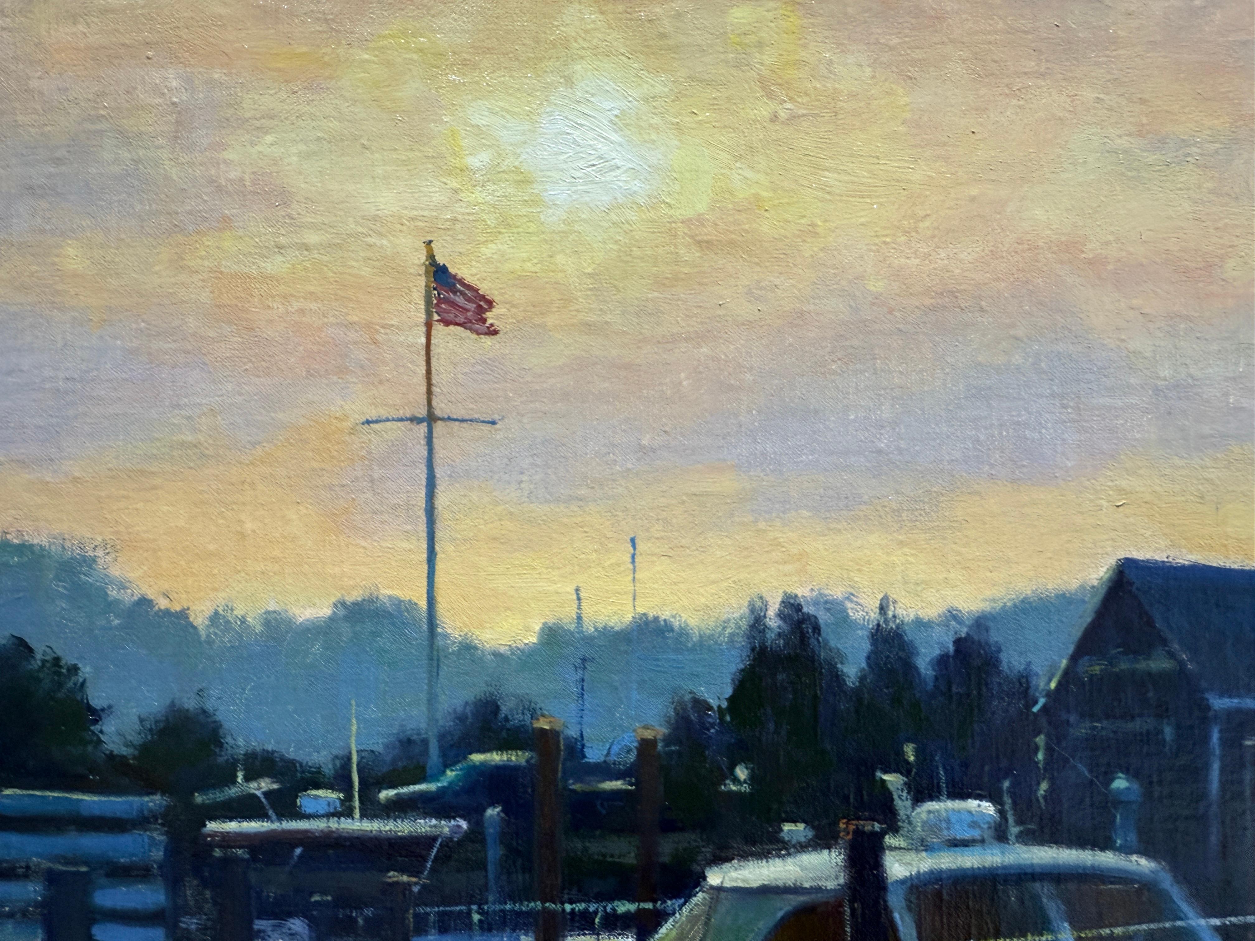 „Sag Harbor Pier“ Amerikanische realistische Landschaft mit Booten und einem Sonnenuntergang in einer Kleinstadt im Angebot 1