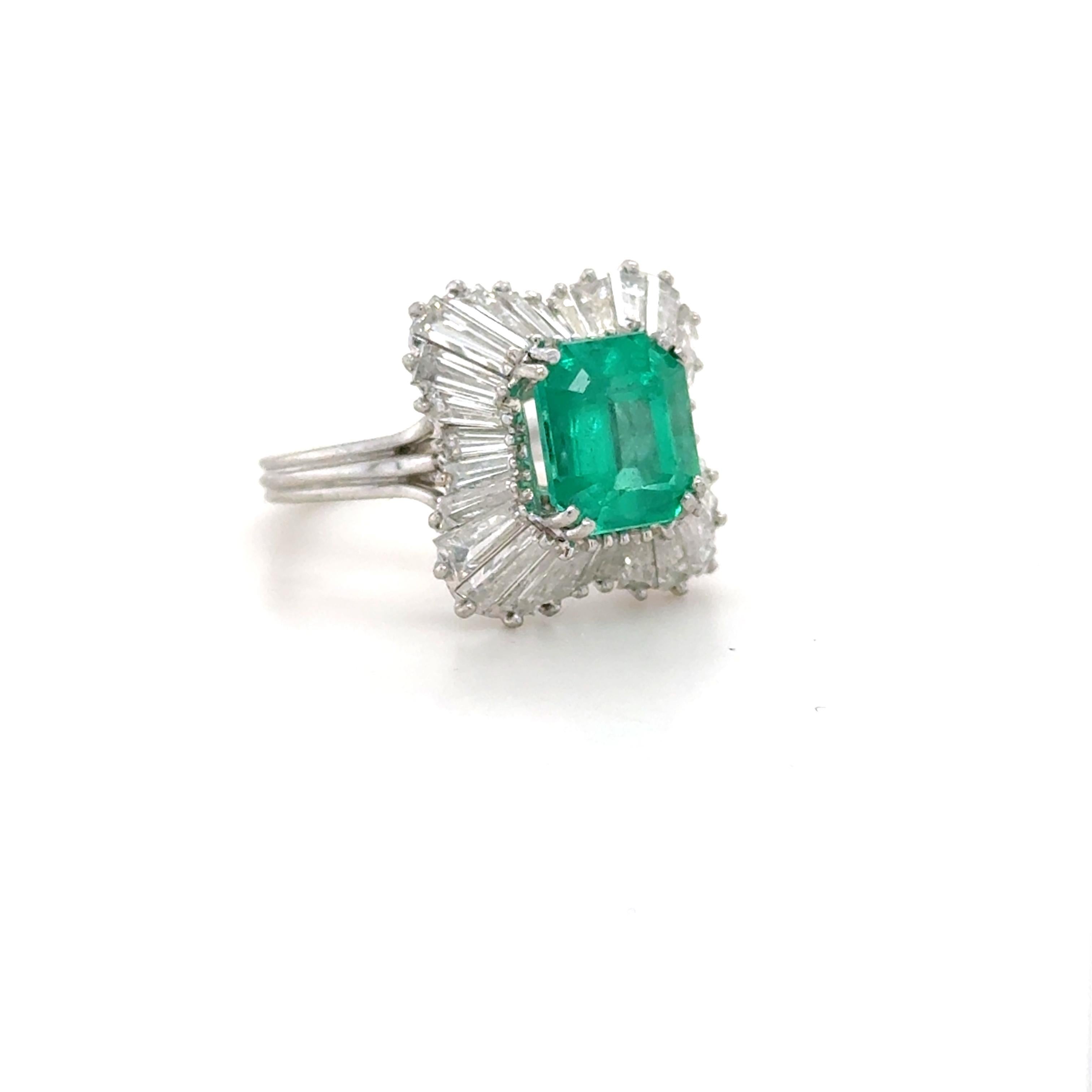 Carl Bucherer, Emerald and Diamond Ballerina Ring In Excellent Condition For Sale In Chicago, IL