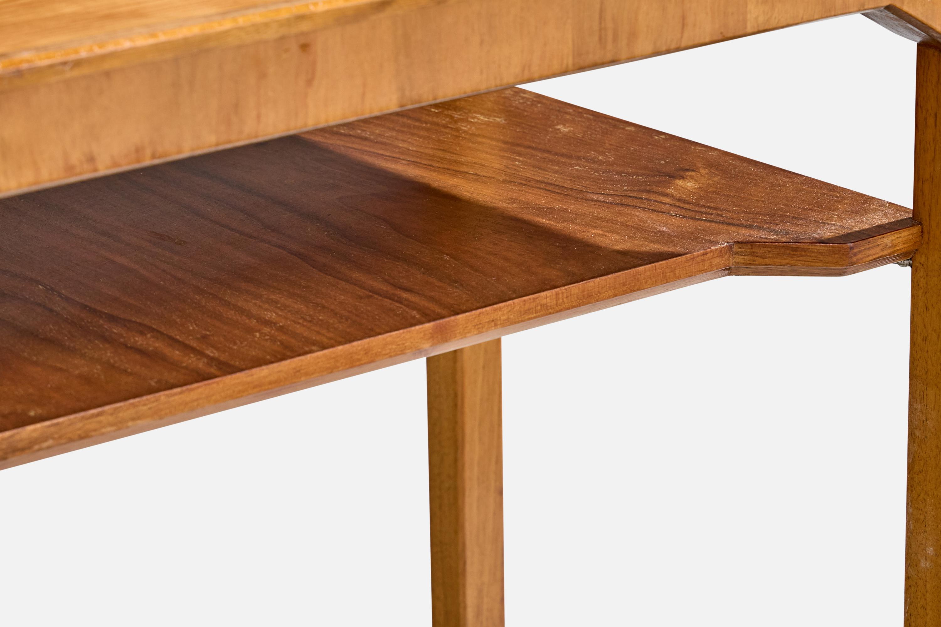Carl Cederholm, Side Table, Walnut, Pine, Sweden, 1940s For Sale 1